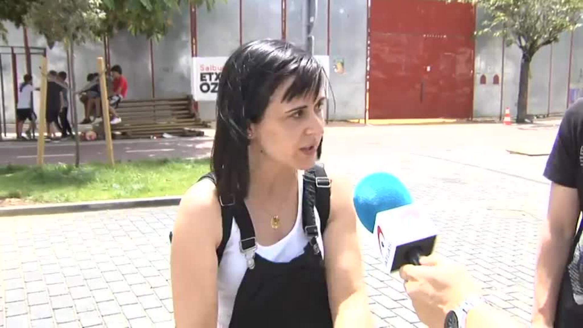 Un tapón deja a decenas de jóvenes atrapados durante el primer encierro de las fiestas de Arrasate