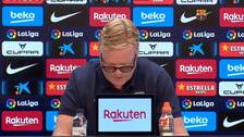 Koeman escenifica el esperpento en el Barça