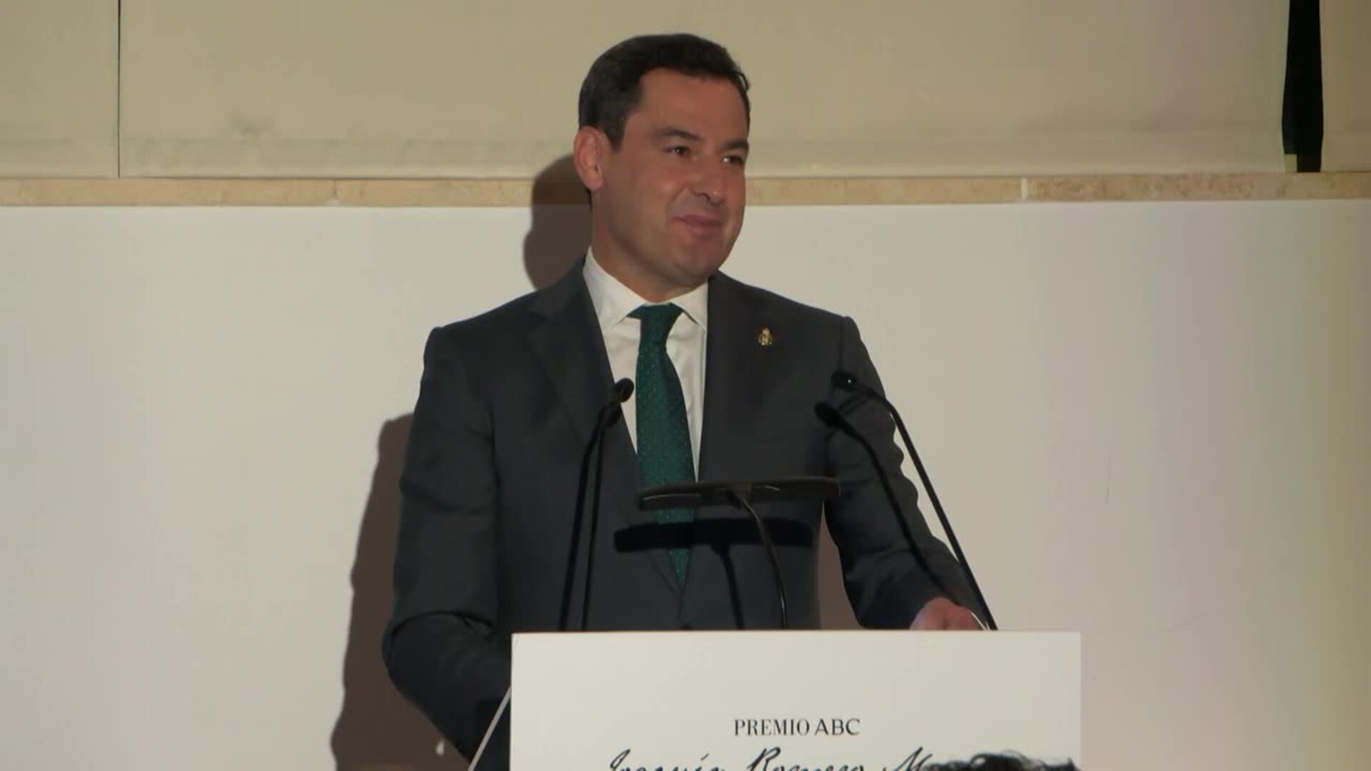 Moreno recuerda a Espadas que &quot;siempre hay espacio para el acuerdo&quot;