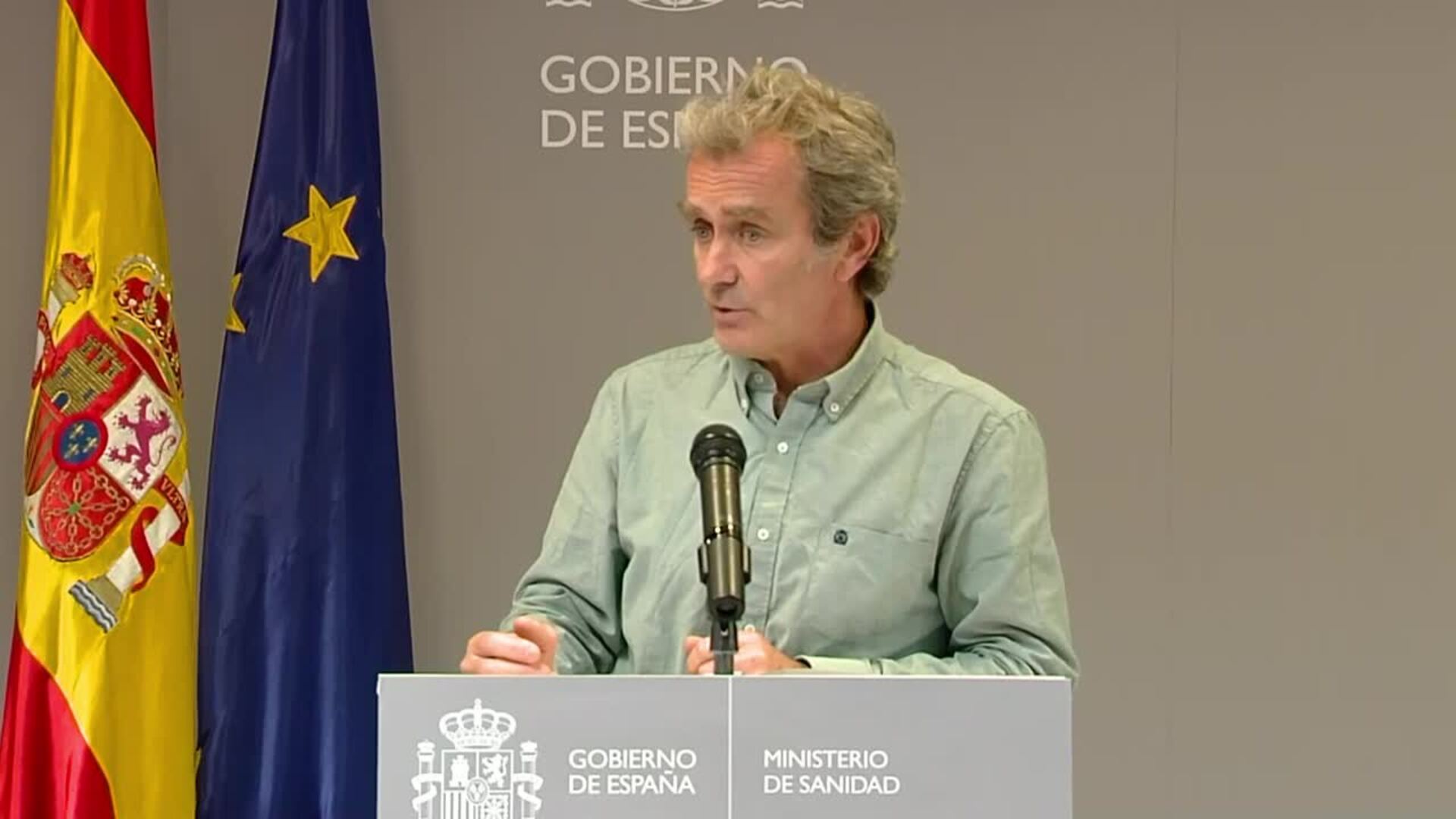 Simón avanza que &quot;en no muchos días&quot; se puede relajar mascarilla en exteriores