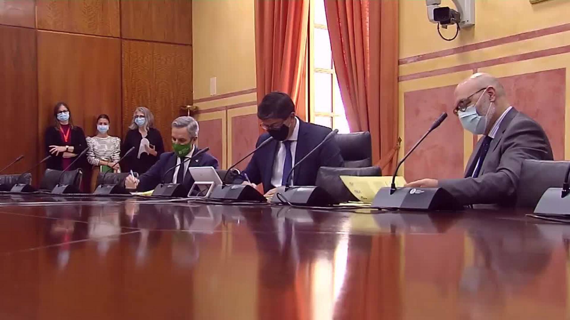 Junta de Andalucía pacta su tercer presupuesto con Vox