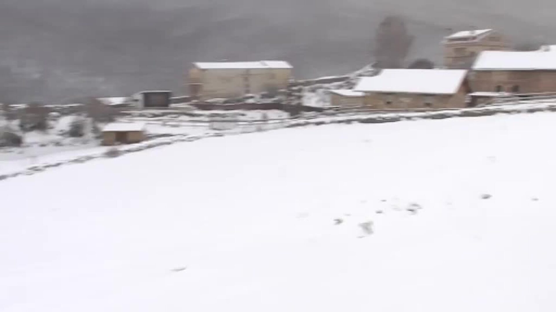 La nieve llega a Vitoria en primavera