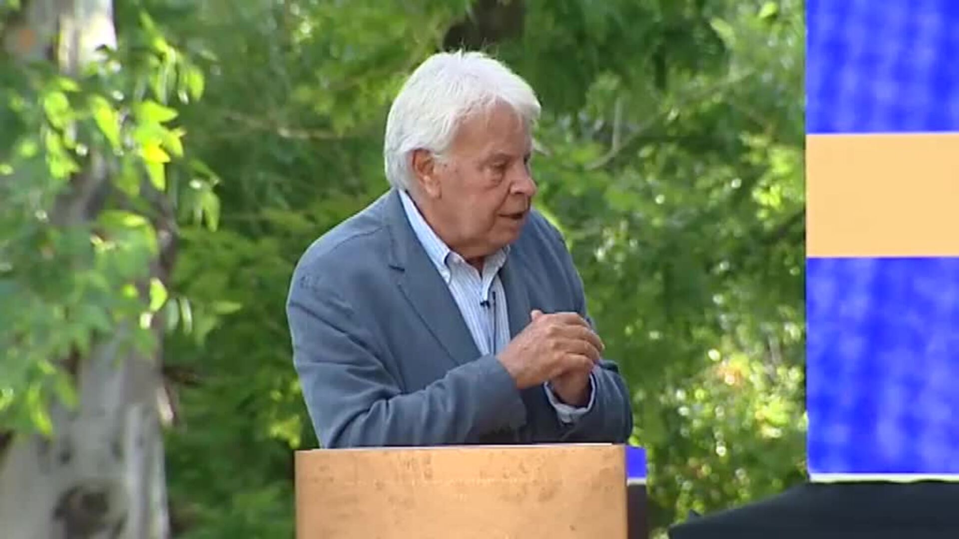 Felipe González: &quot;Hay algunas decisiones que llevan a callejones difíciles y estrechos&quot;