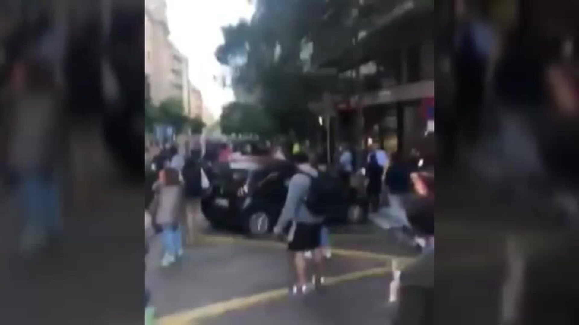 Cacerolada al grito de &quot;libertad&quot; y &quot;Gobierno dimisión&quot; en el centro de Madrid sin respetar la distancia de seguridad