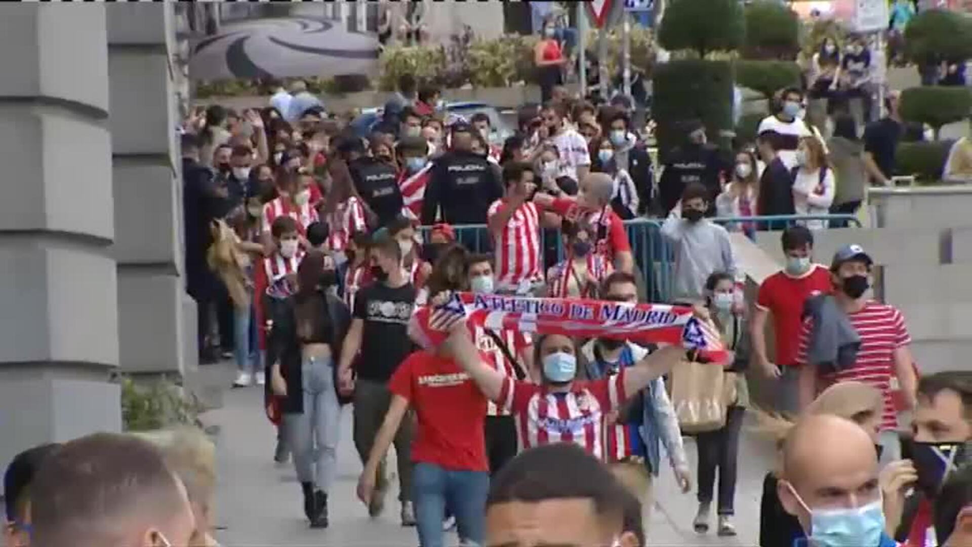 Euforia rojiblanca en Neptuno para celebrar el título de Liga