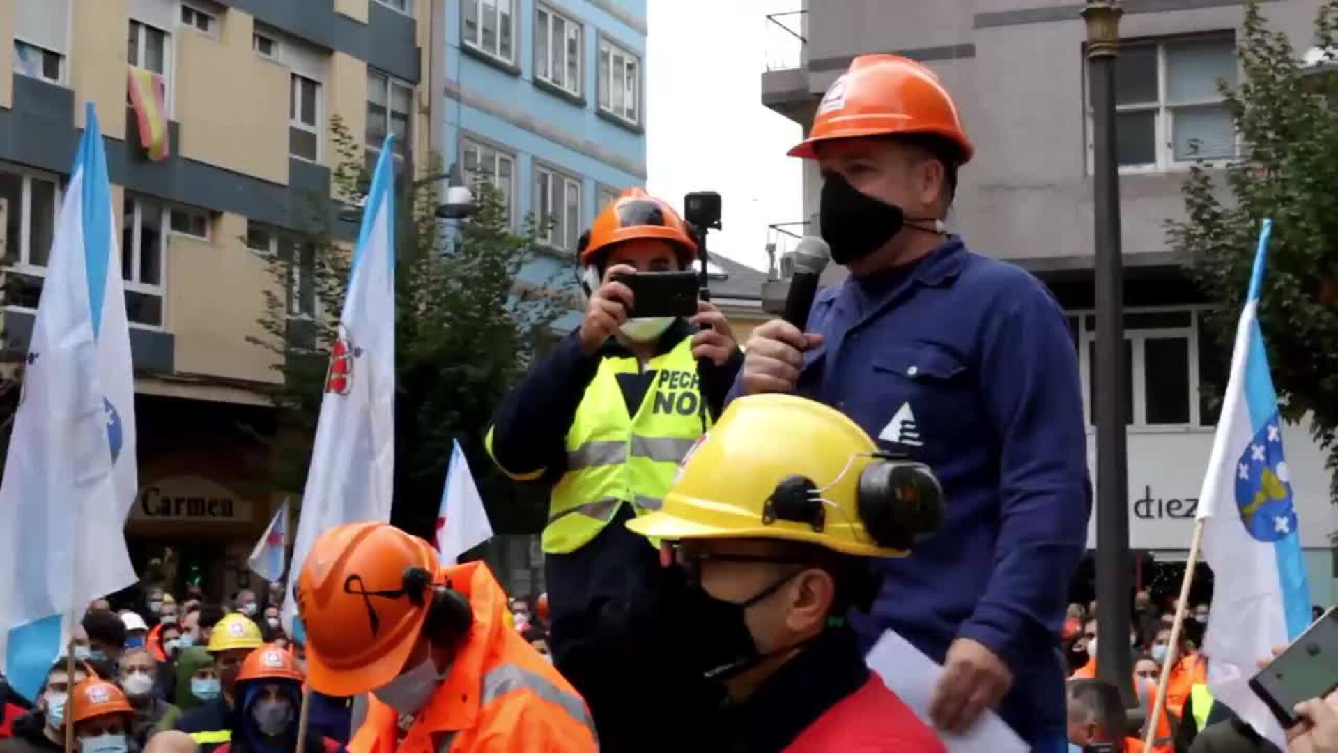 Multitudinaria protesta de trabajadores de la planta de Alcoa San Cibrao en Lugo