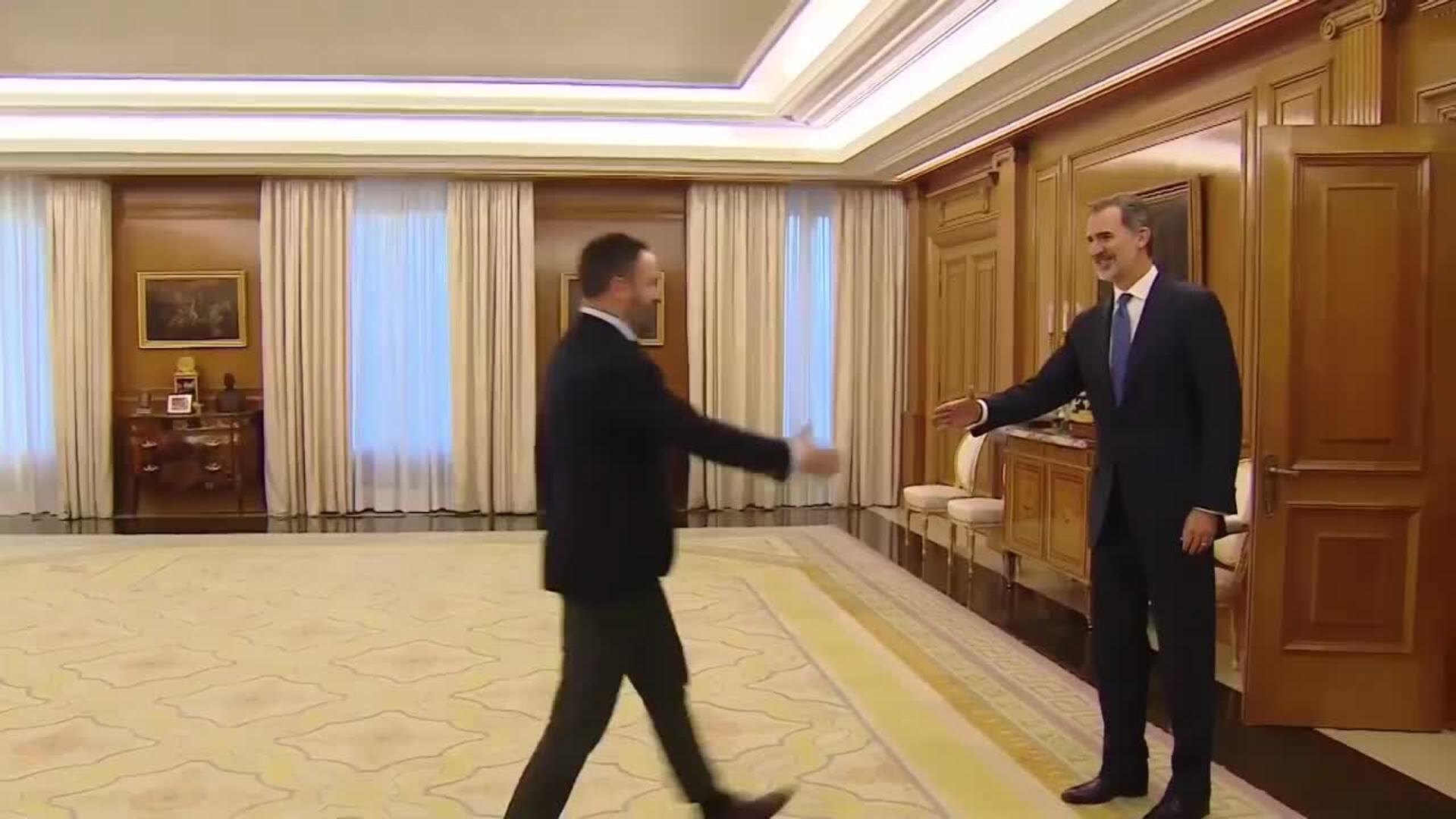 Felipe VI recibe a Santiago Abascal por la ronda de contactos