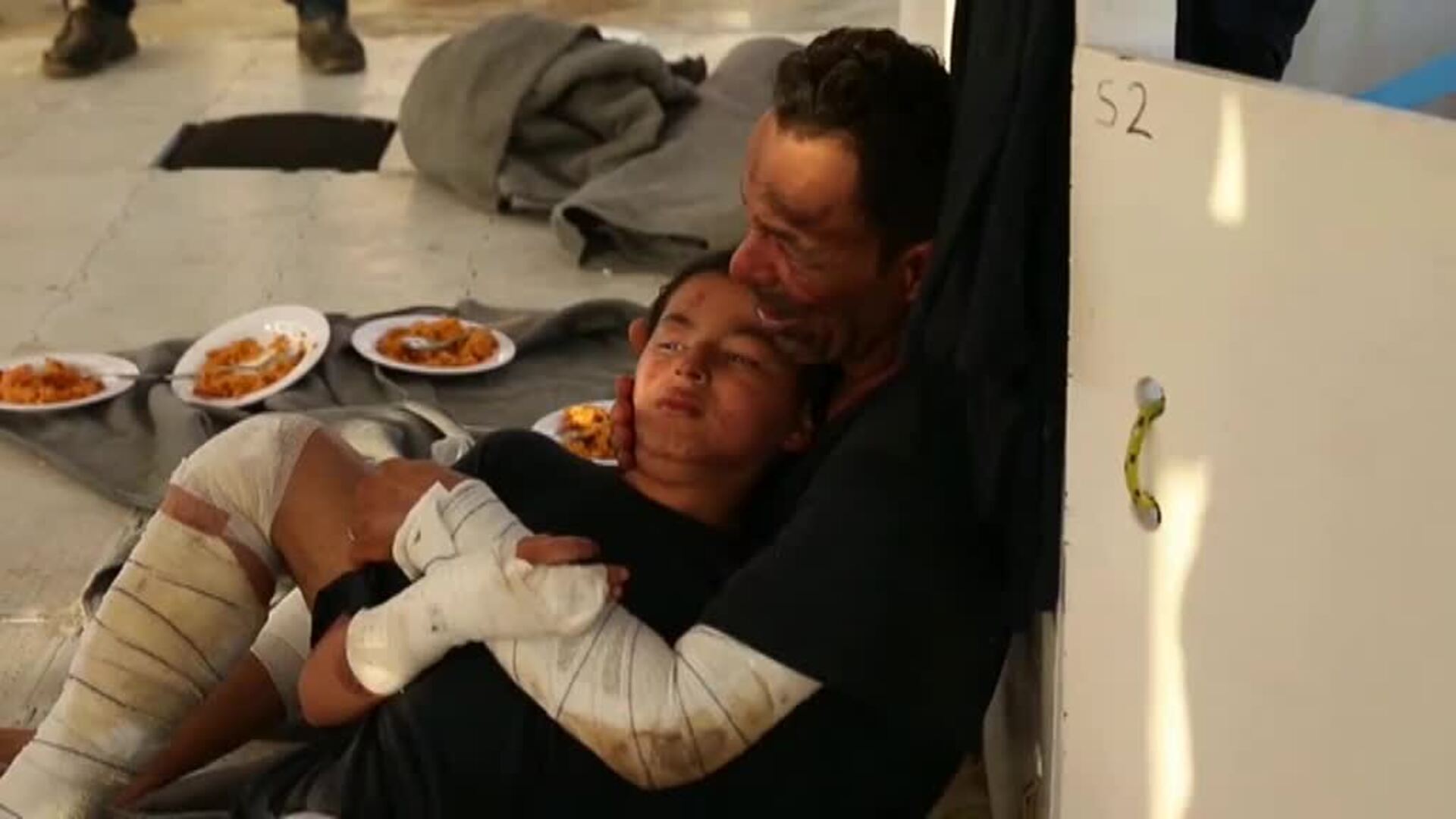 Rescatadas en el Mediterráneo un centenar de migrantes, algunos con quemaduras tras arder la embarcación