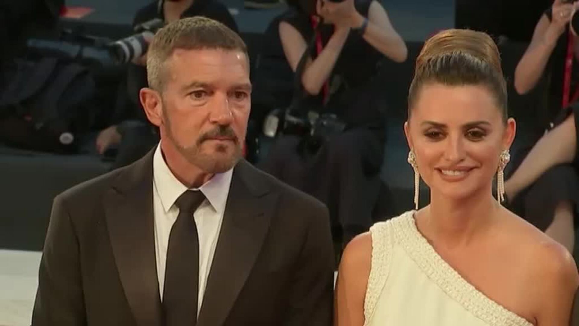 Antonio Banderas y Penélope Cruz deslumbran en el Festival de Venecia