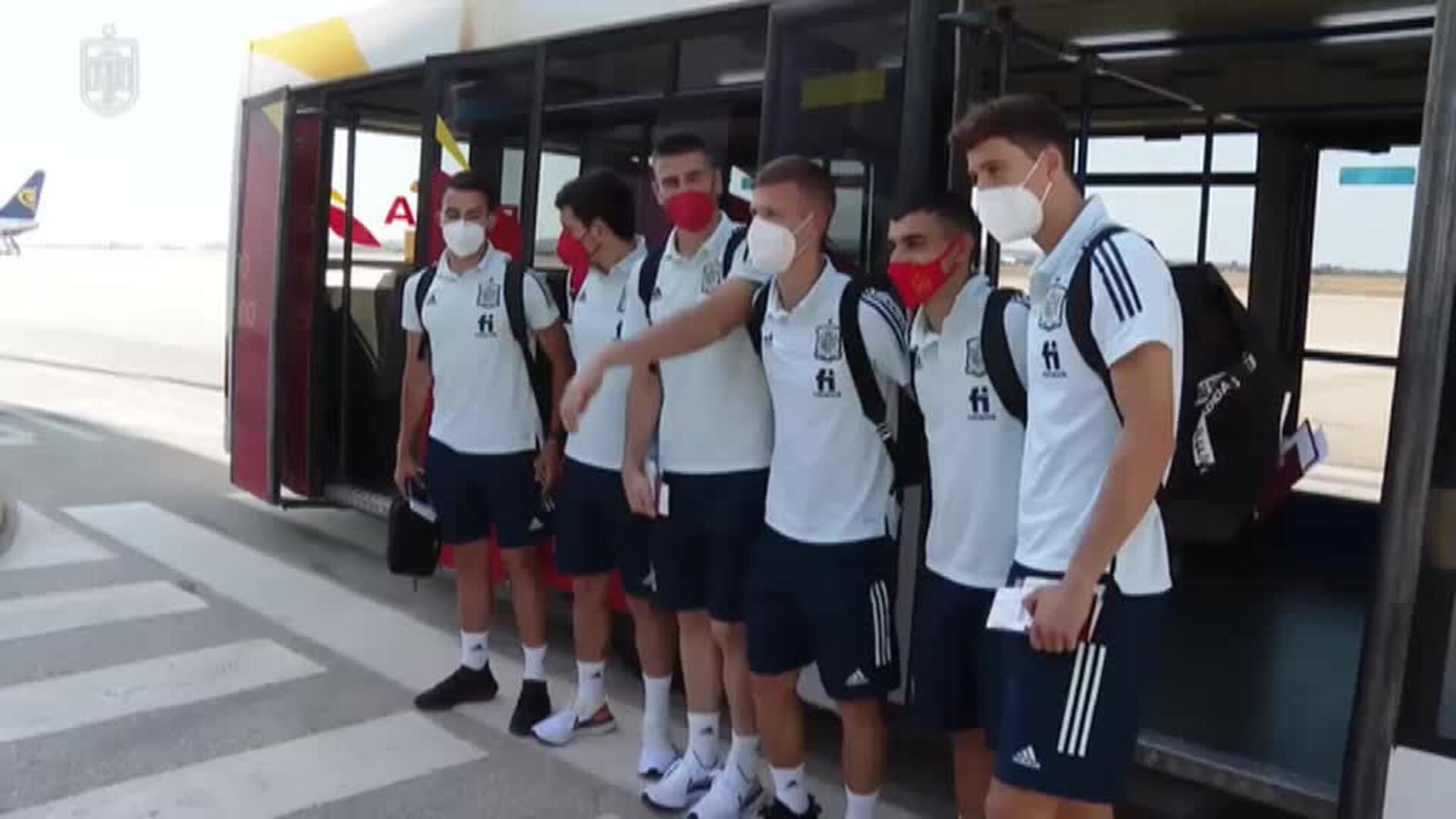 La Selección Española de Fútbol pone rumbo a Japón para jugar los JJOO