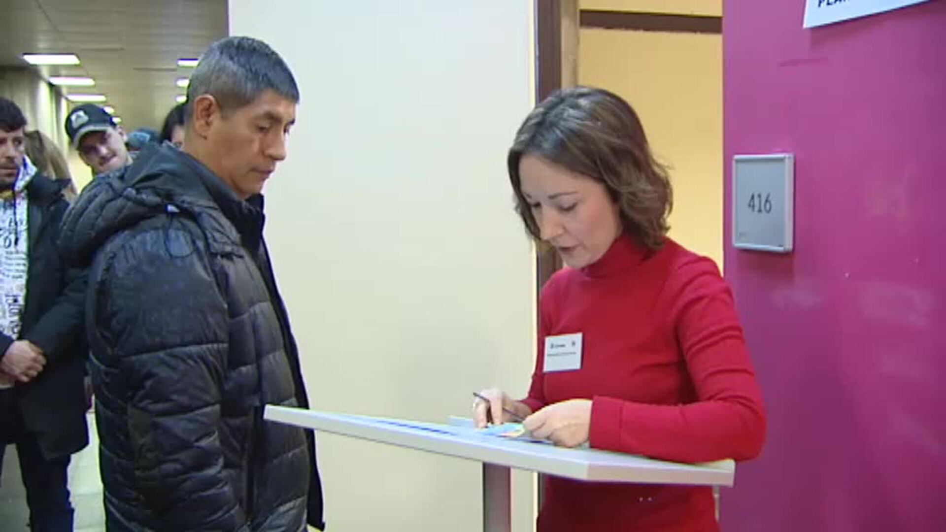 170.000 aspirantes se han presentado hoy en toda España a las oposiciones de Correos