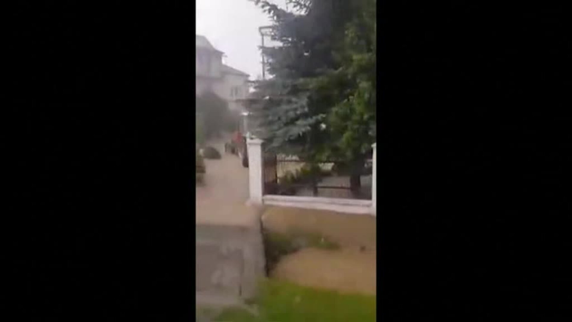 Las fuertes lluvias causan inundaciones en Wroblowa, en el sureste de Polonia