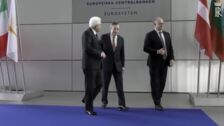 Mattarella convoca al expresidente del BCE Mario Draghi para formar gobierno en Italia