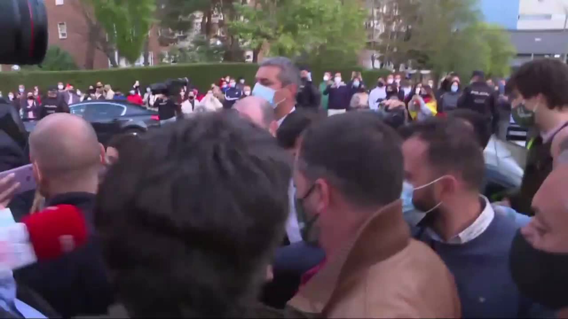 Abascal a Ábalos sobre cartel: &quot;Que vaya y lo quite que le hace falta ejercicio&quot;