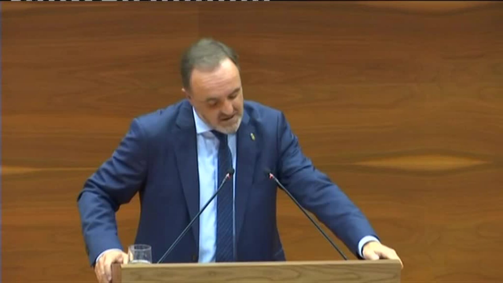 Cruce de acusaciones entre Chivite y Esparza en un duro debate en el Parlamento navarro