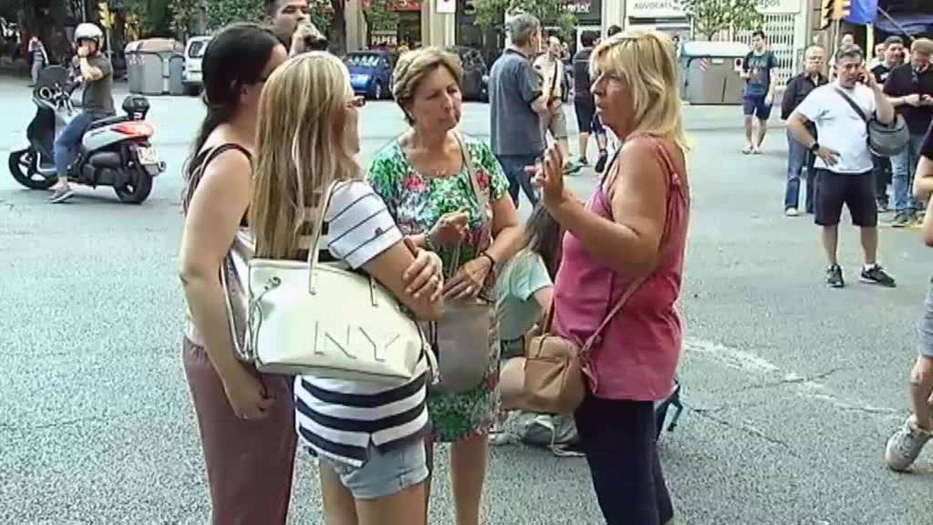 Una mujer en estado crítico por una explosión de gas en Barcelona