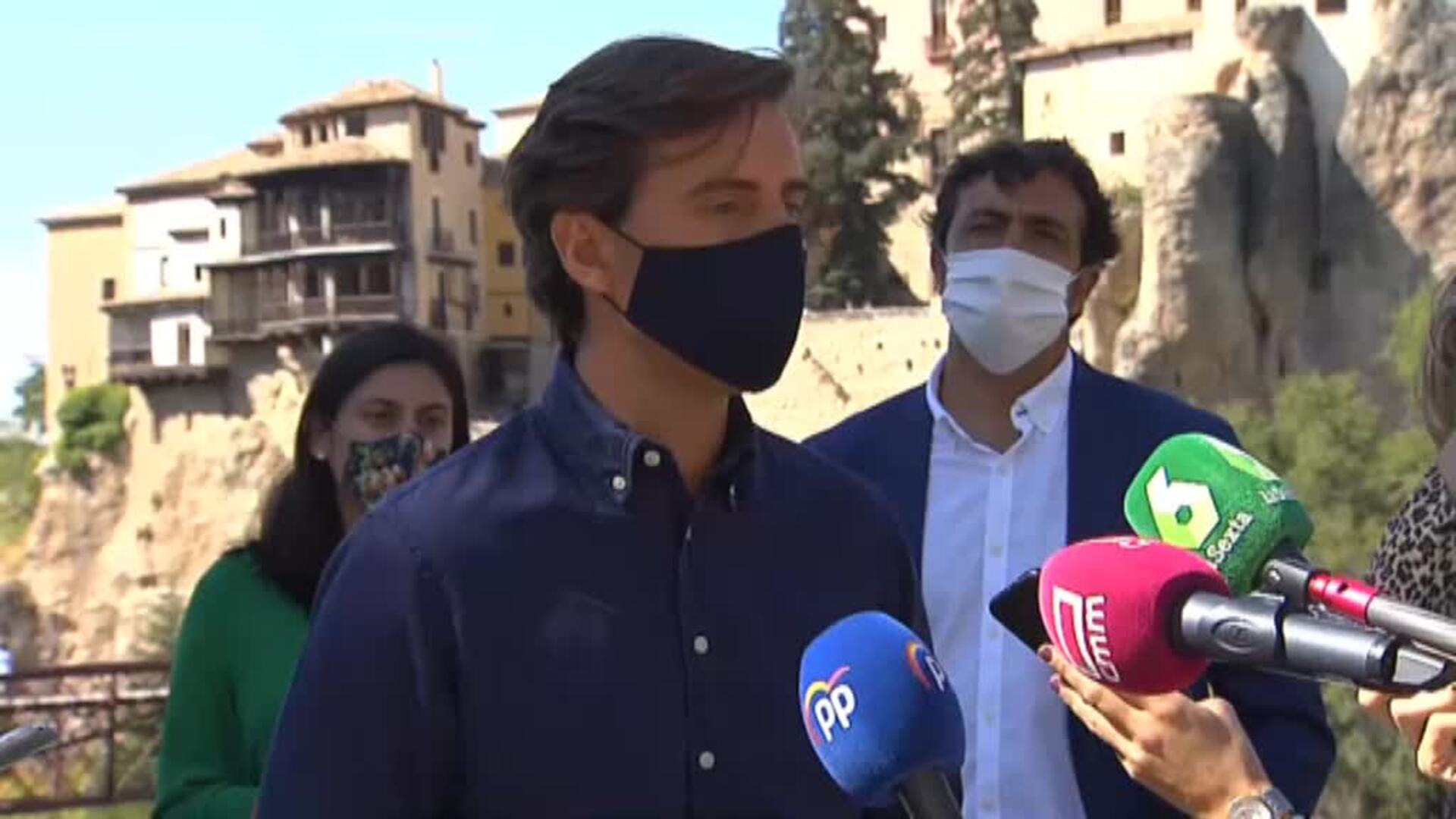 Montesinos: &quot;El PP es un partido que da la cara, no como otros&quot;