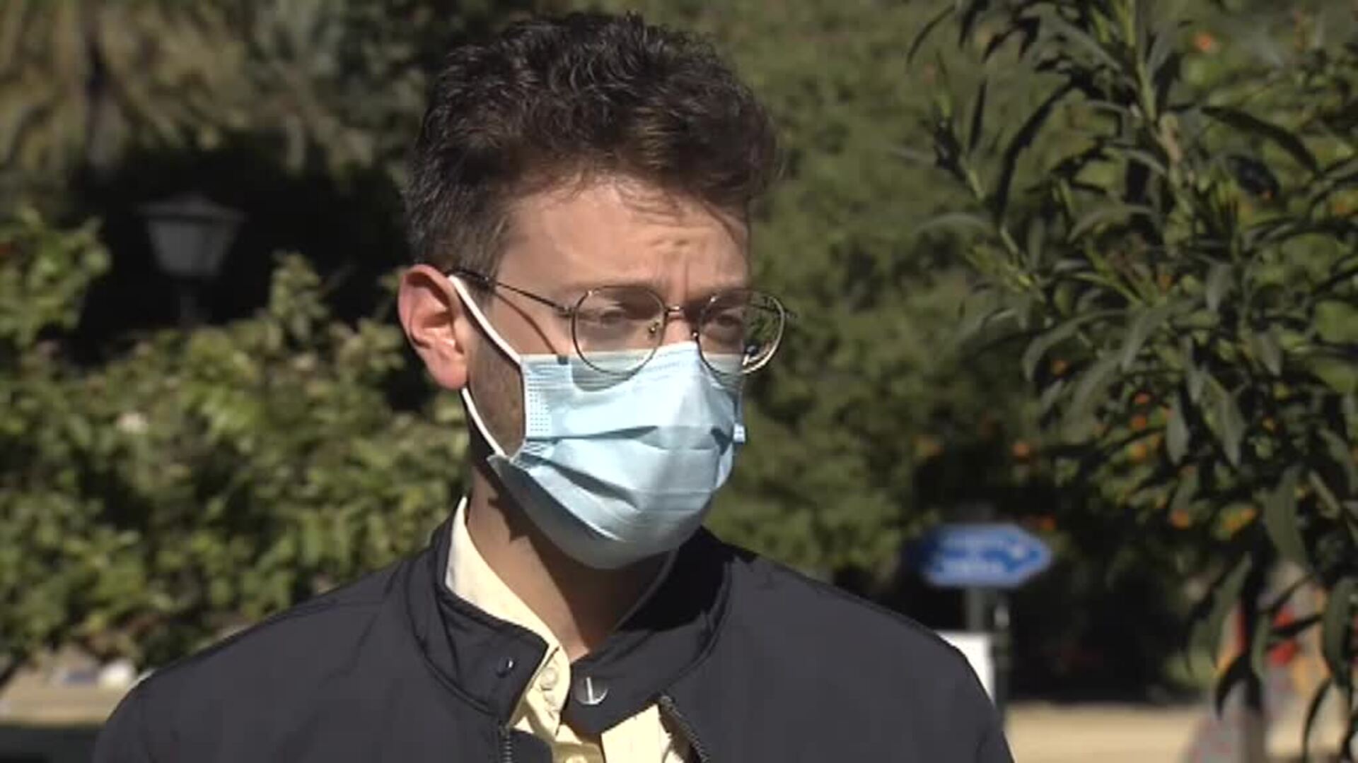 Contenedores de guantes y mascarillas