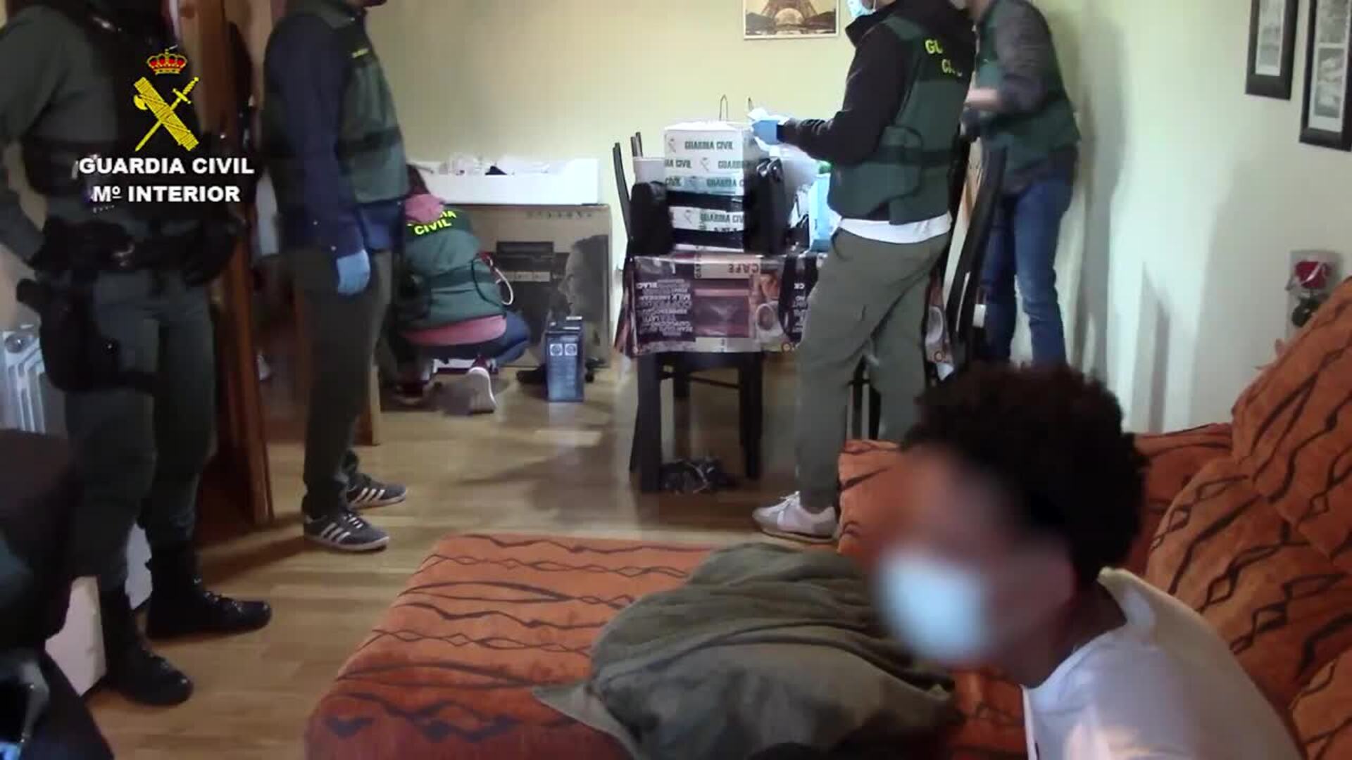 La Guardia Civil detiene a cinco miembros de la banda Dominican Don’t Play