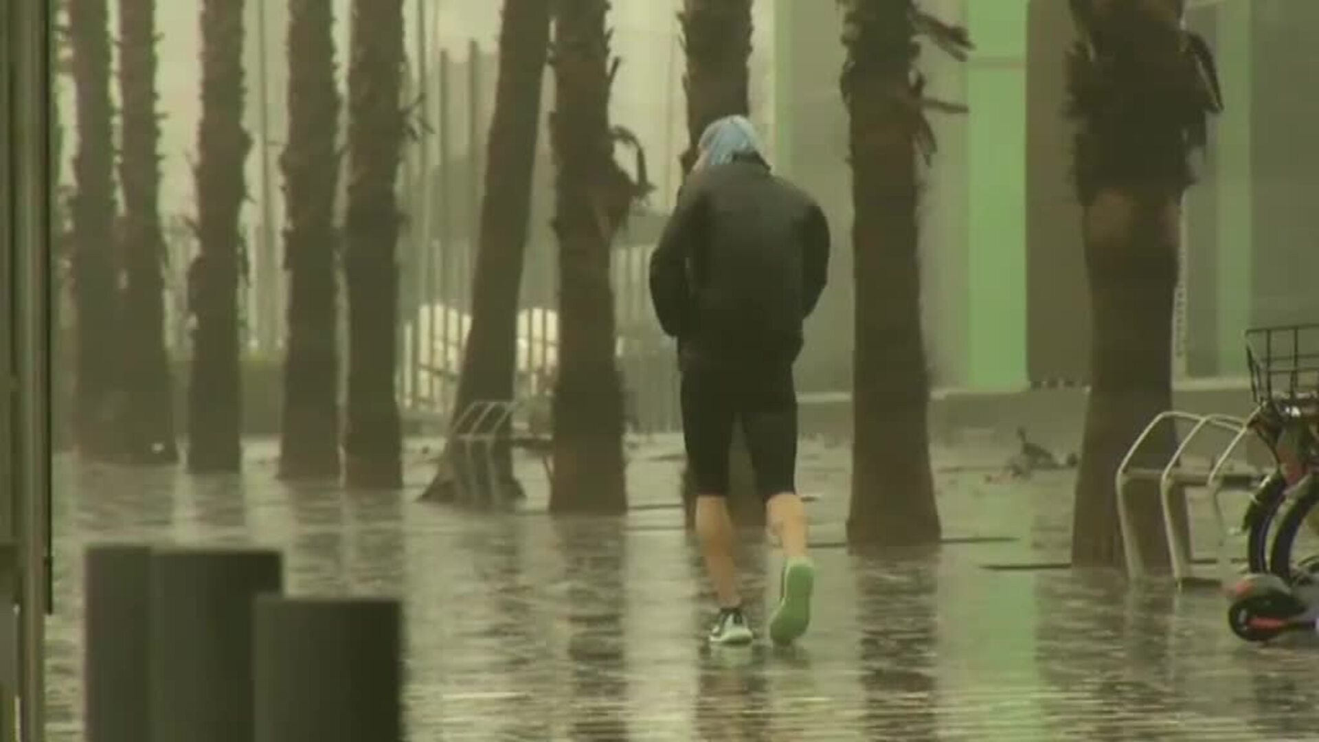 Espectaculares imágenes de la borrasca &#039;Gloria&#039; a su paso por Barcelona