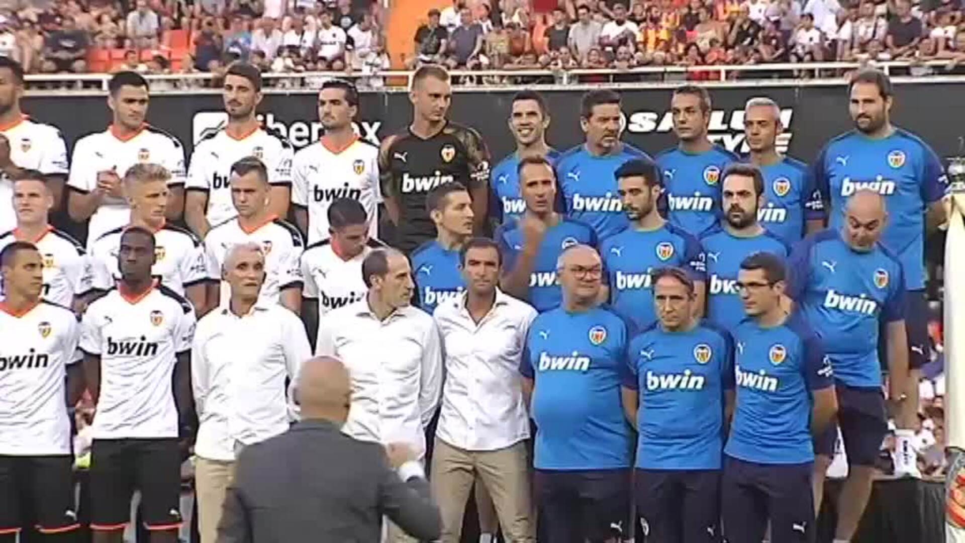 El nuevo Valencia de Marcelino se presenta ante su afición en Mestalla