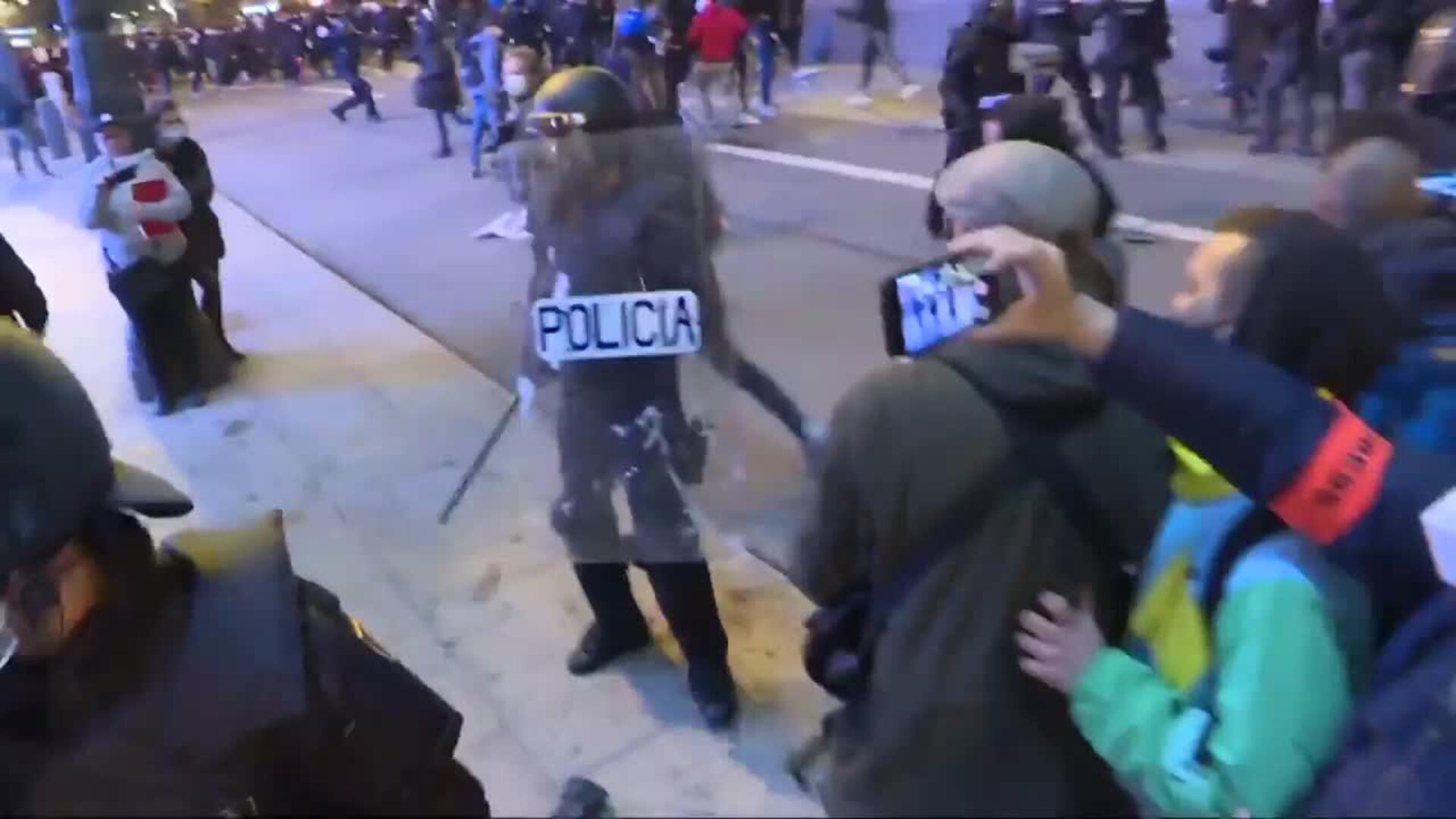 Alta tensión en Madrid en la concentración en apoyo a Pablo Hasel