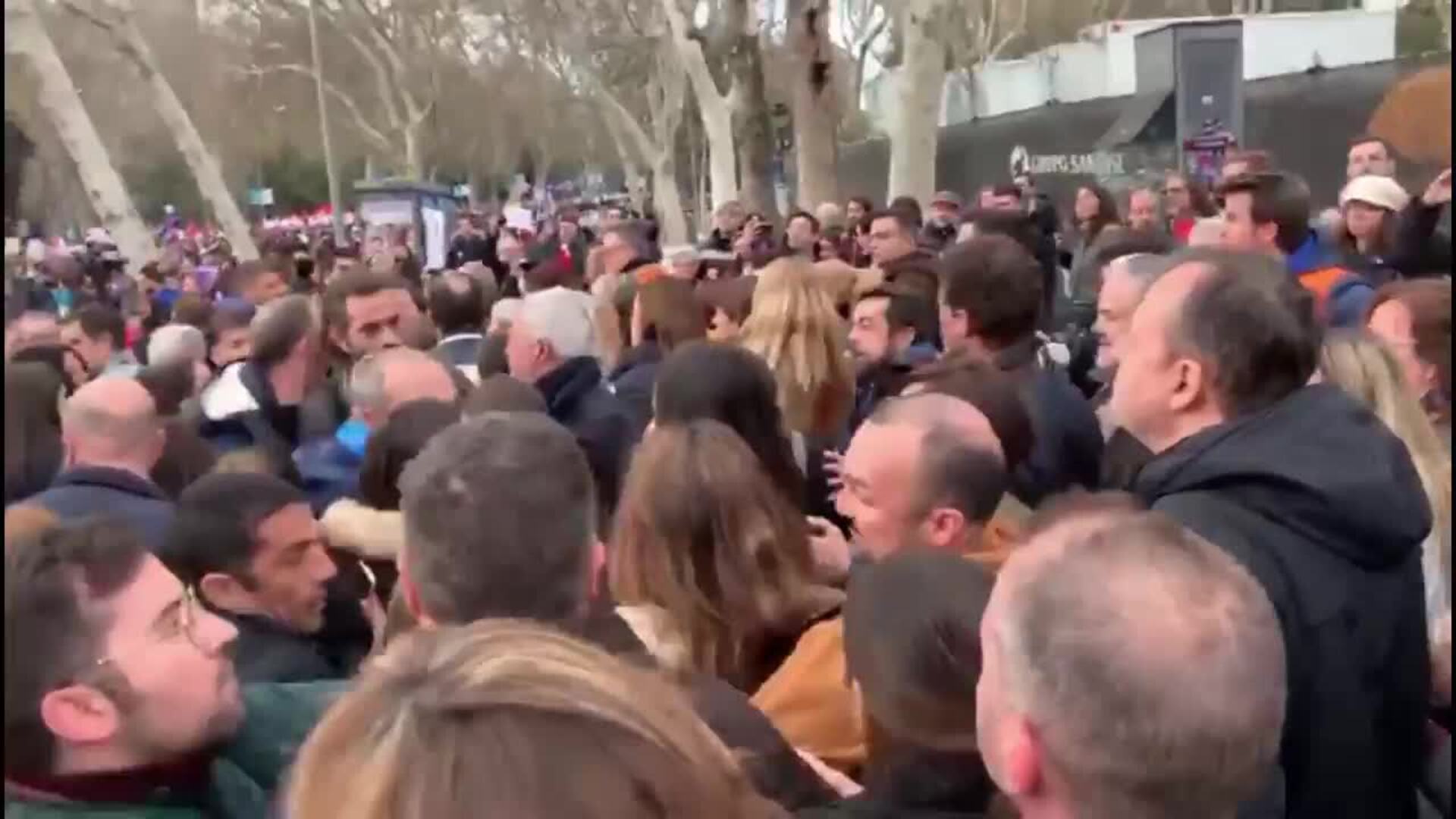 Cs abandona la manifestación del 8M tras ser increpados