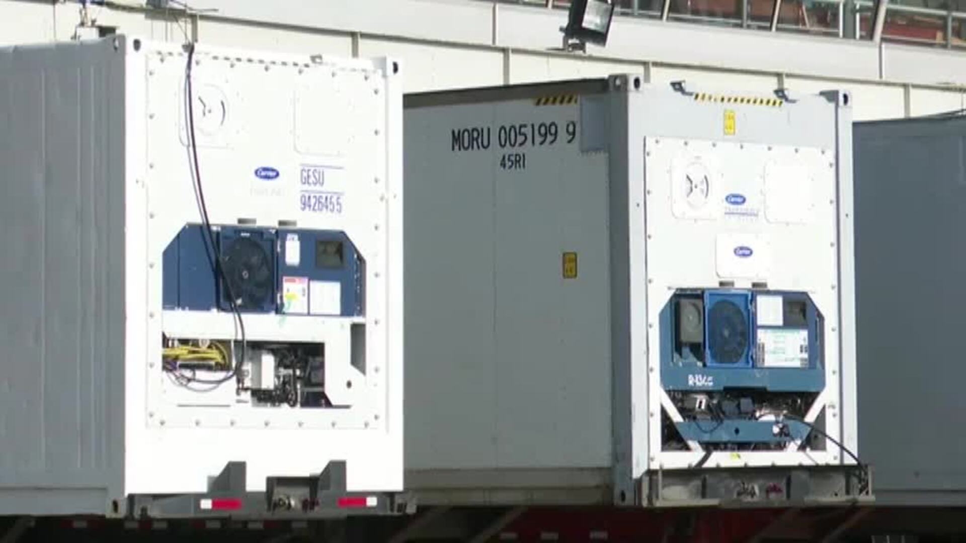 Ecuador habilita contenedores frigoríficos para almacenar a los fallecidos por COVID-19