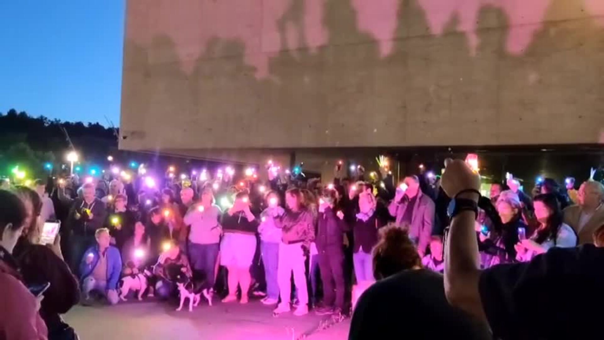 La bandera del orgullo no ondea en todas las comunidades