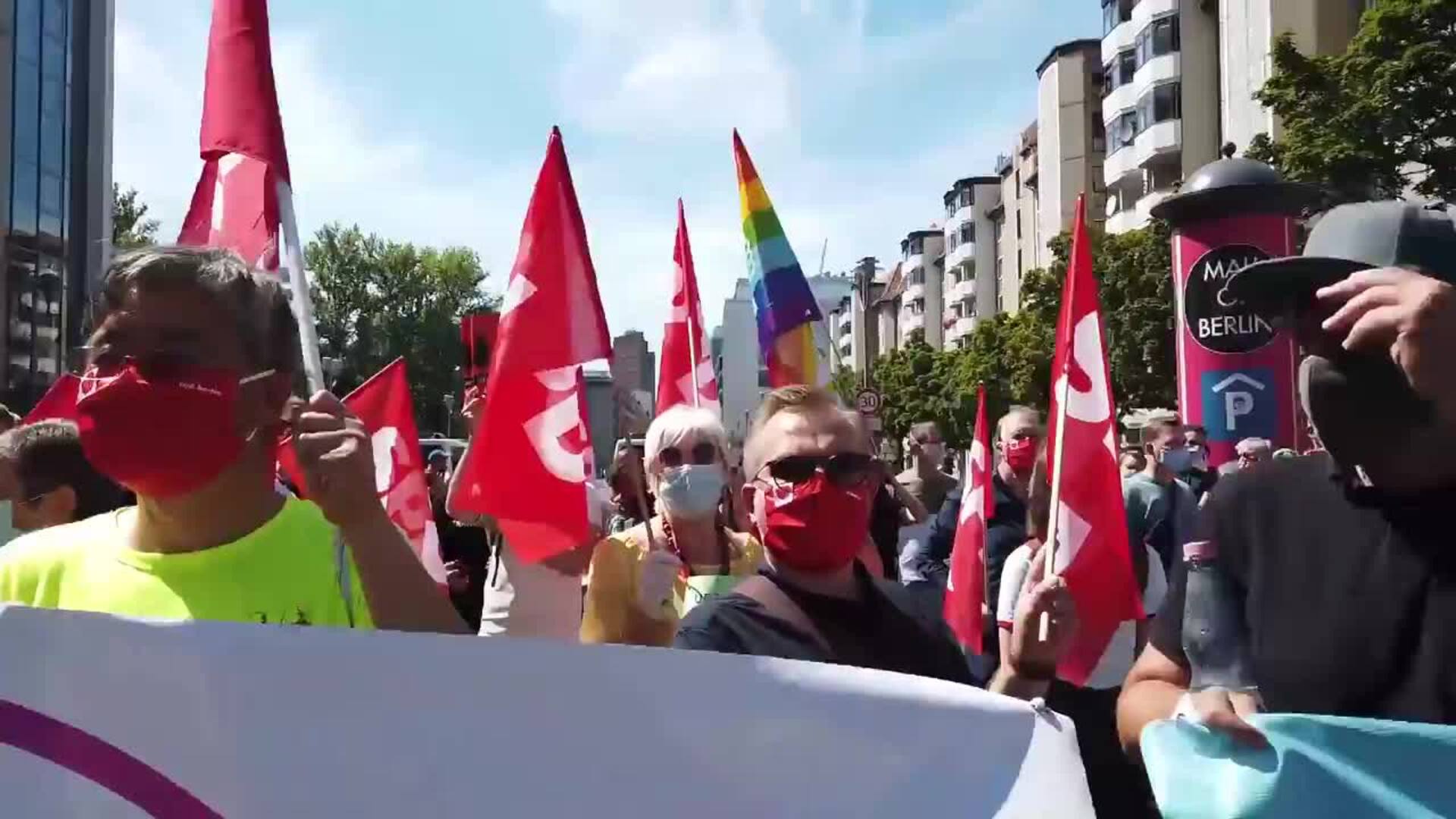 15.000 personas protestan en Berlín contra las medidas frente al coronavirus