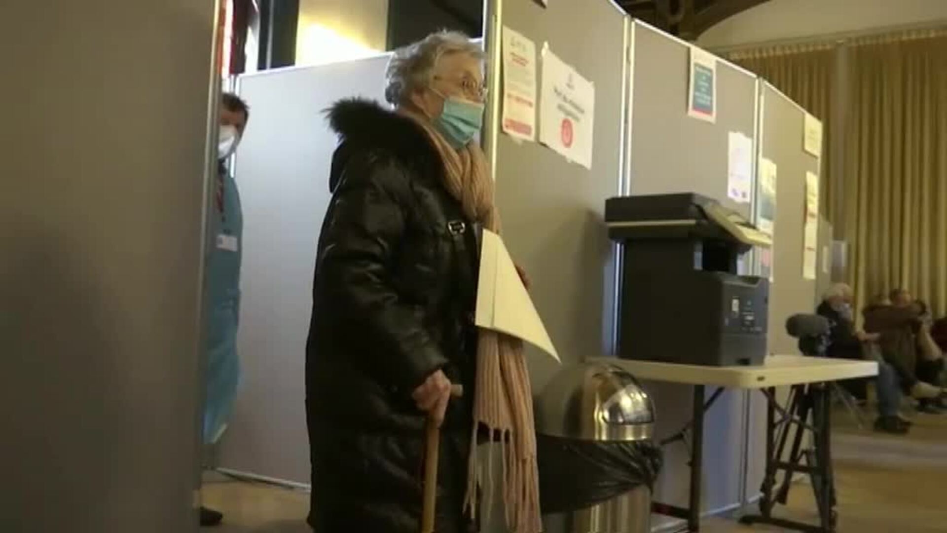 La Generalitat presiona al Gobierno para que se vacune con AstraZeneca a mayores de 55