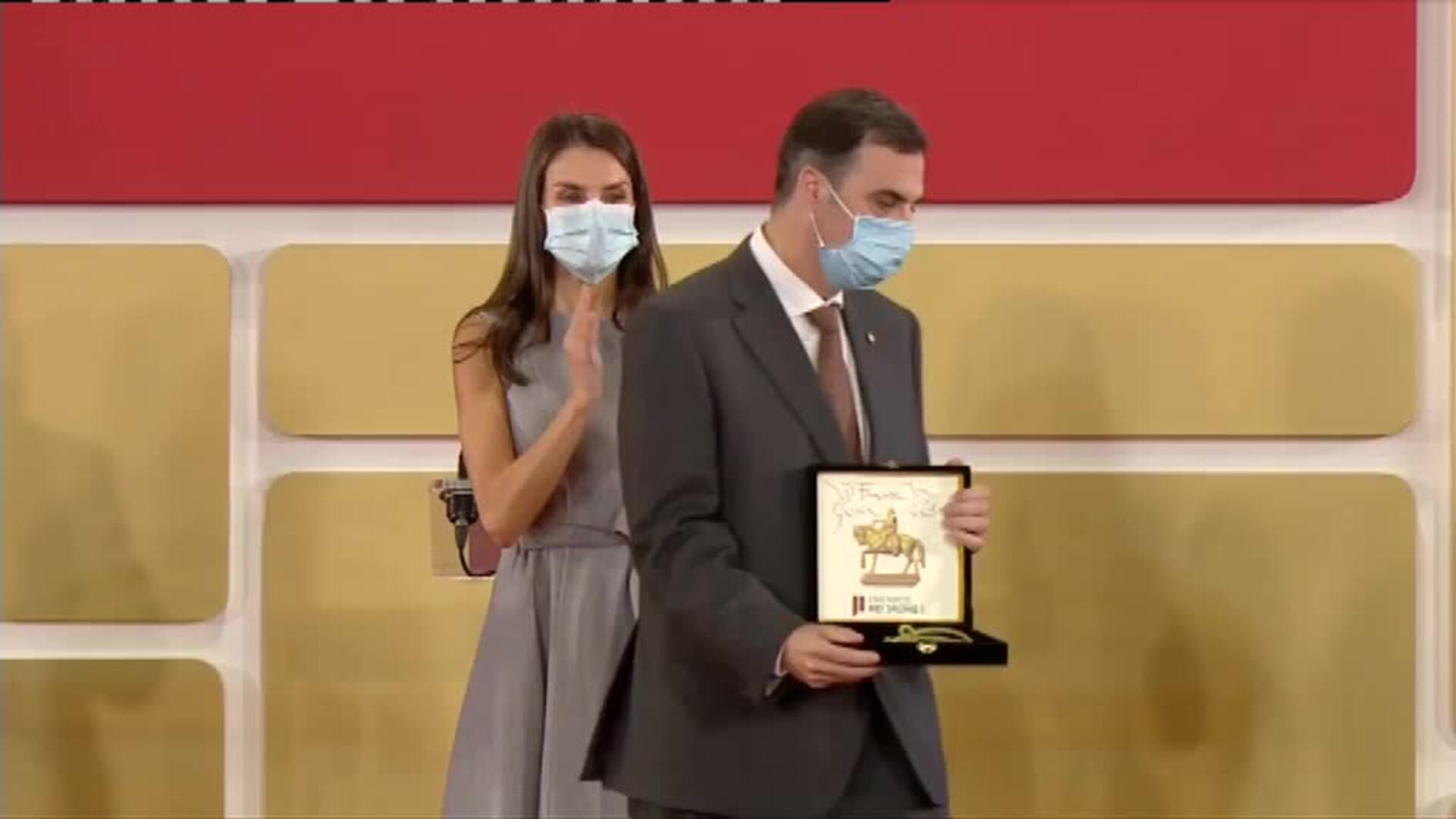 La reina Letizia sustituye al rey en la entrega de los Premios Jaume I en Valencia