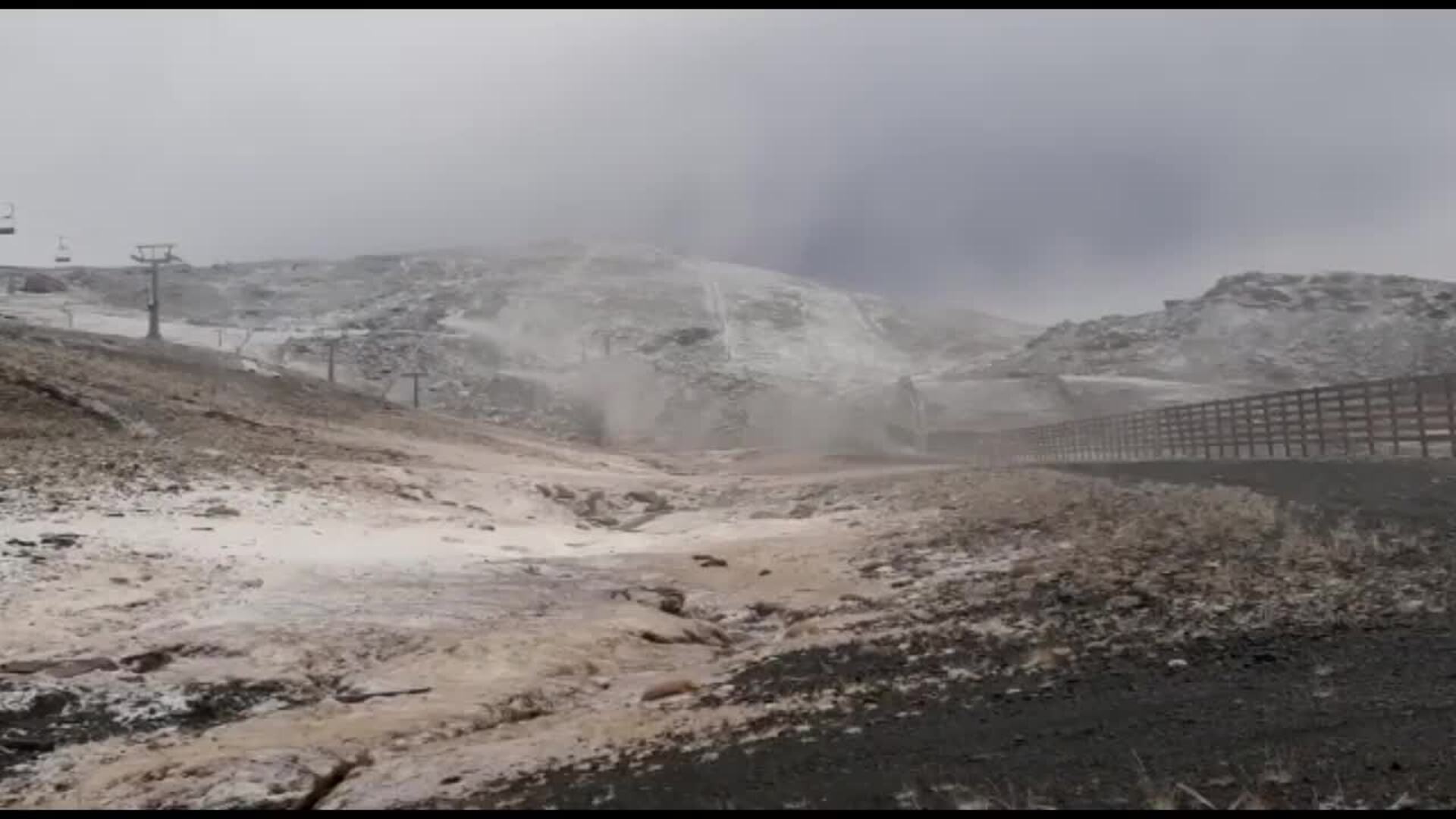 Sierra Nevada activa el sistema de nieve producida