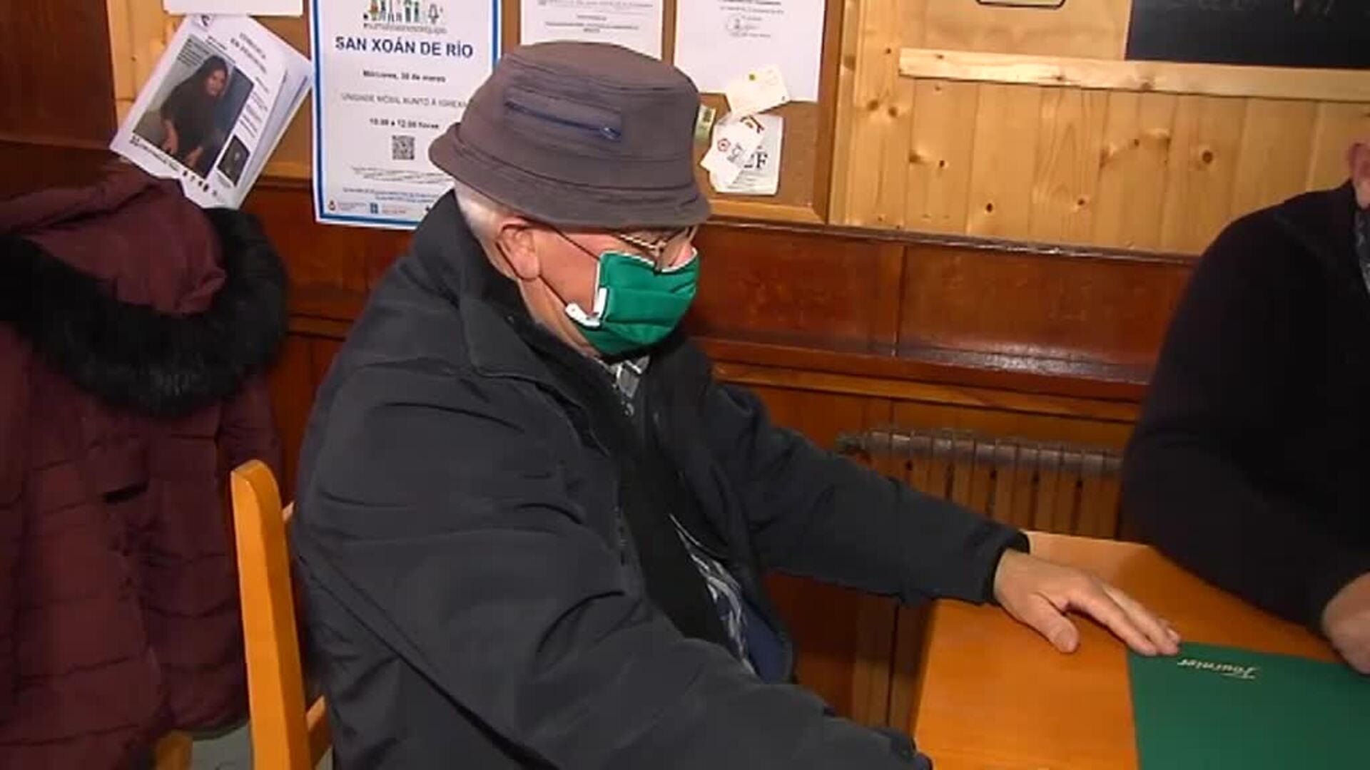 La llegada de 19 ucranianos vuelven a llenar de niños las calles de San Xoán de Río (Ourense)