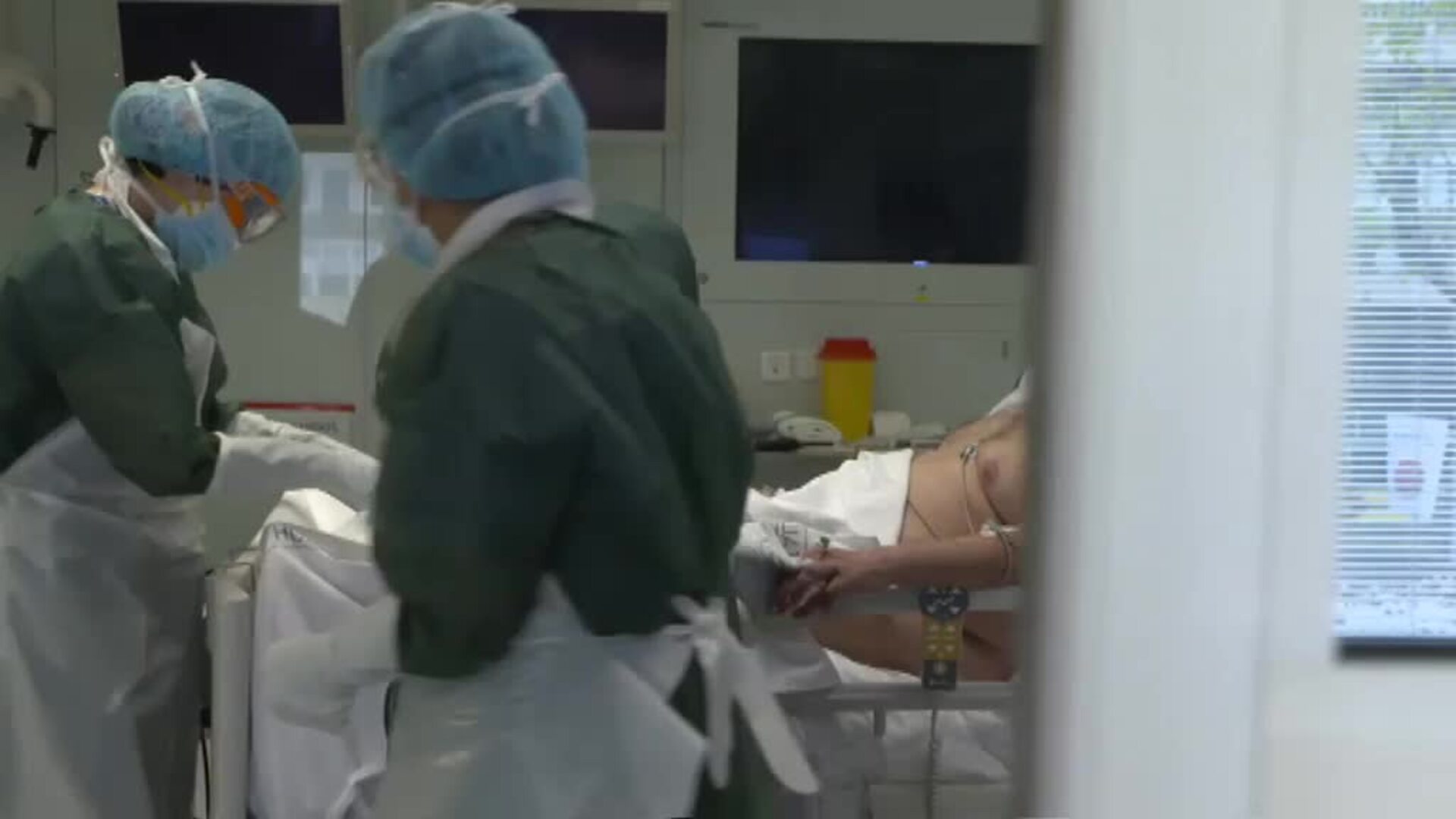 La sangre hiperinmune de un enfermero curado de COVID-19 es utilizada en otros pacientes para derrotar al virus