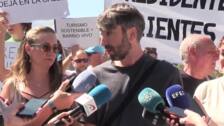 Un centenar de personas protestan en el Albaicín de Granada por la turistificación