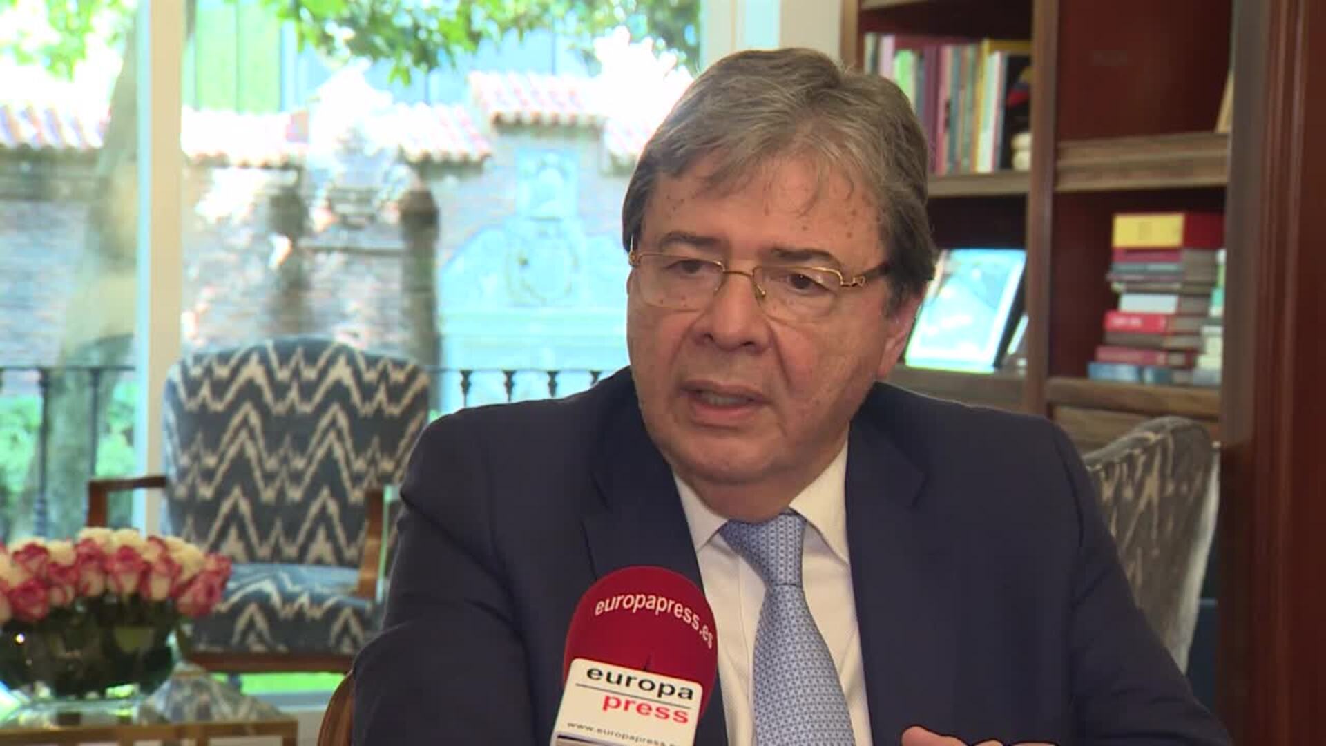 Colombia tacha de &quot;narcoterrorista&quot; la fusión de FARC y ELN