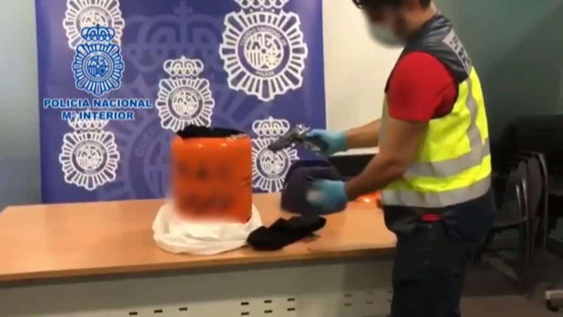 Detienen a los padres de un menor por obligarle a traficar con drogas