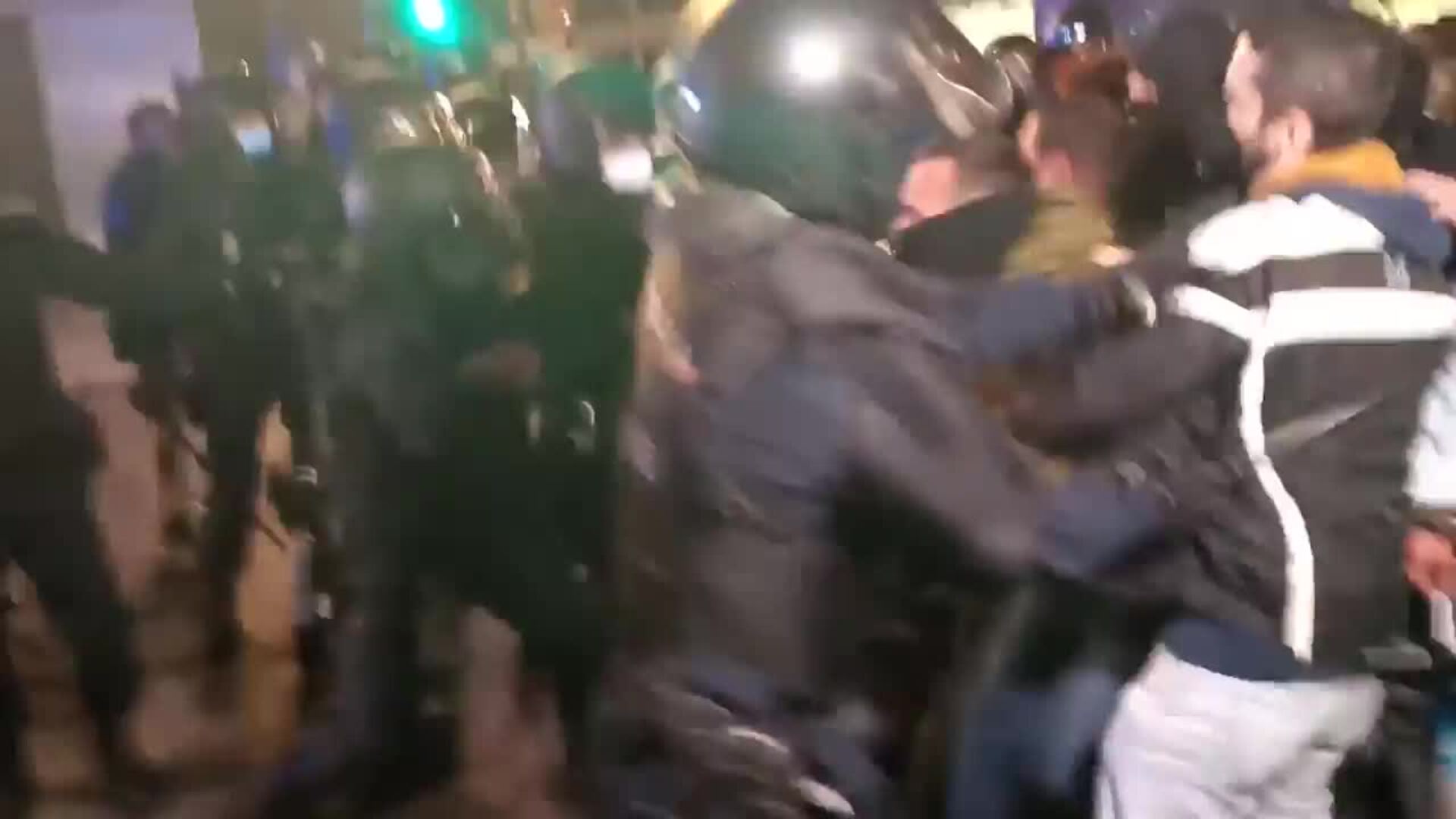 Nuevos altercados en la manifestación en apoyo a Hasel en Valencia