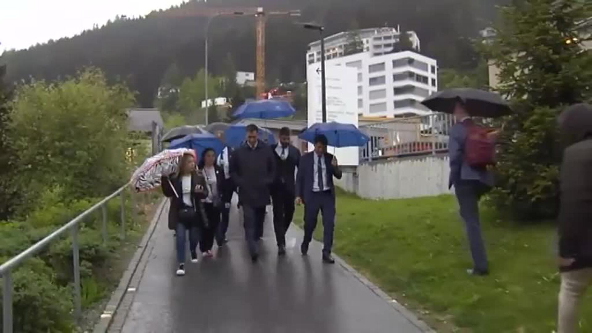 Sánchez llega a Davos con el objetivo de convertir España en un centro de diseño y producción de microchips