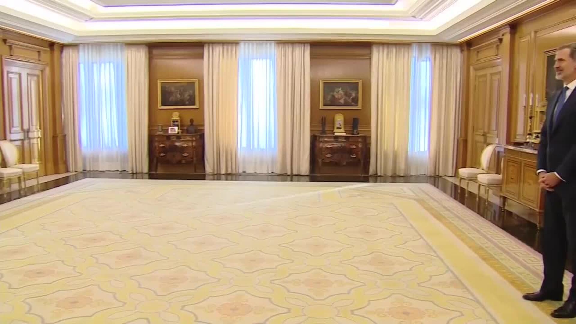 Felipe VI se reúne con Iglesias en la ronda de contactos