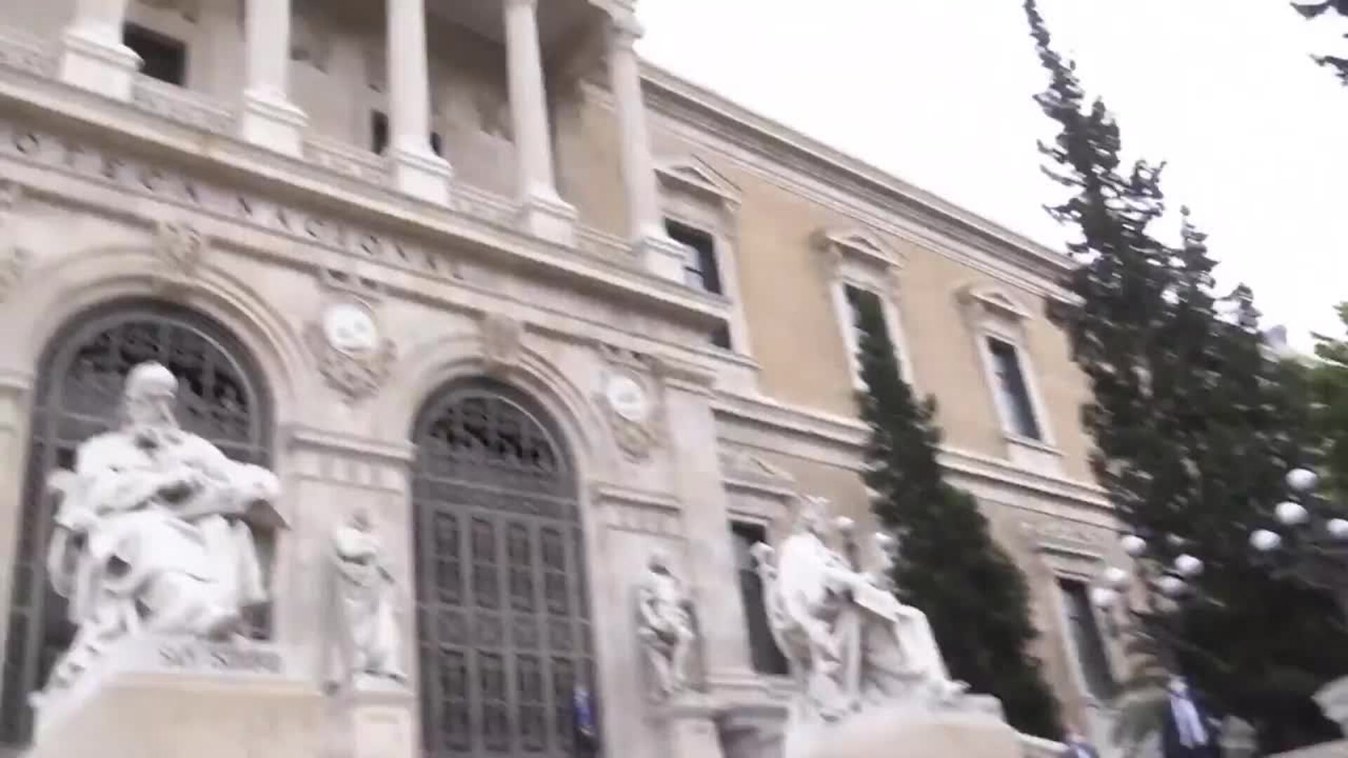 Los Reyes continúan con su agenda oficial en la Biblioteca Nacional