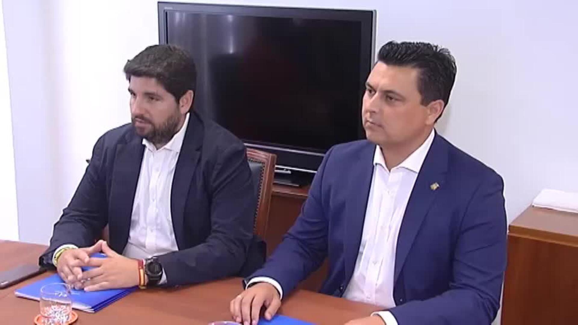 Vox deja de exigir a Ciudadanos firmar un acuerdo a tres en Madrid y Murcia