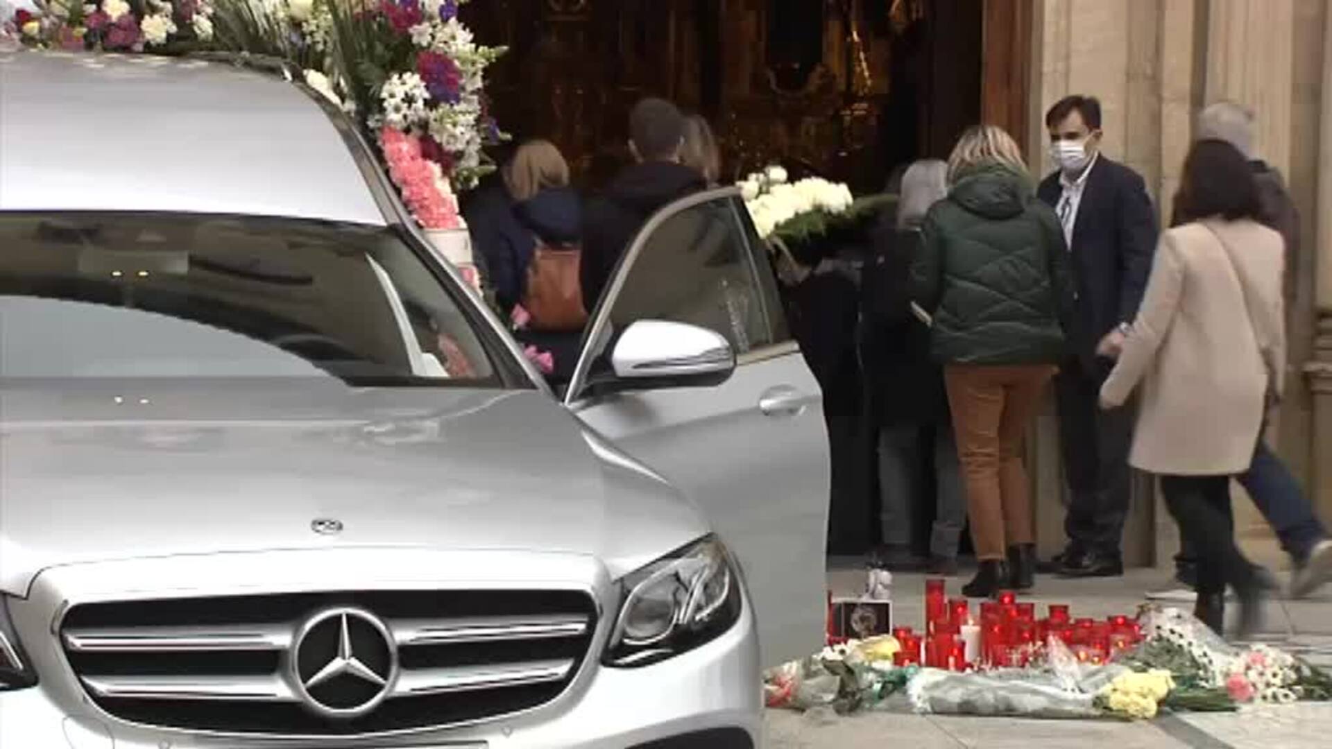 Los vecinos de Alcalá la Real despiden a su sacristán, asesinado a las puertas de la iglesia