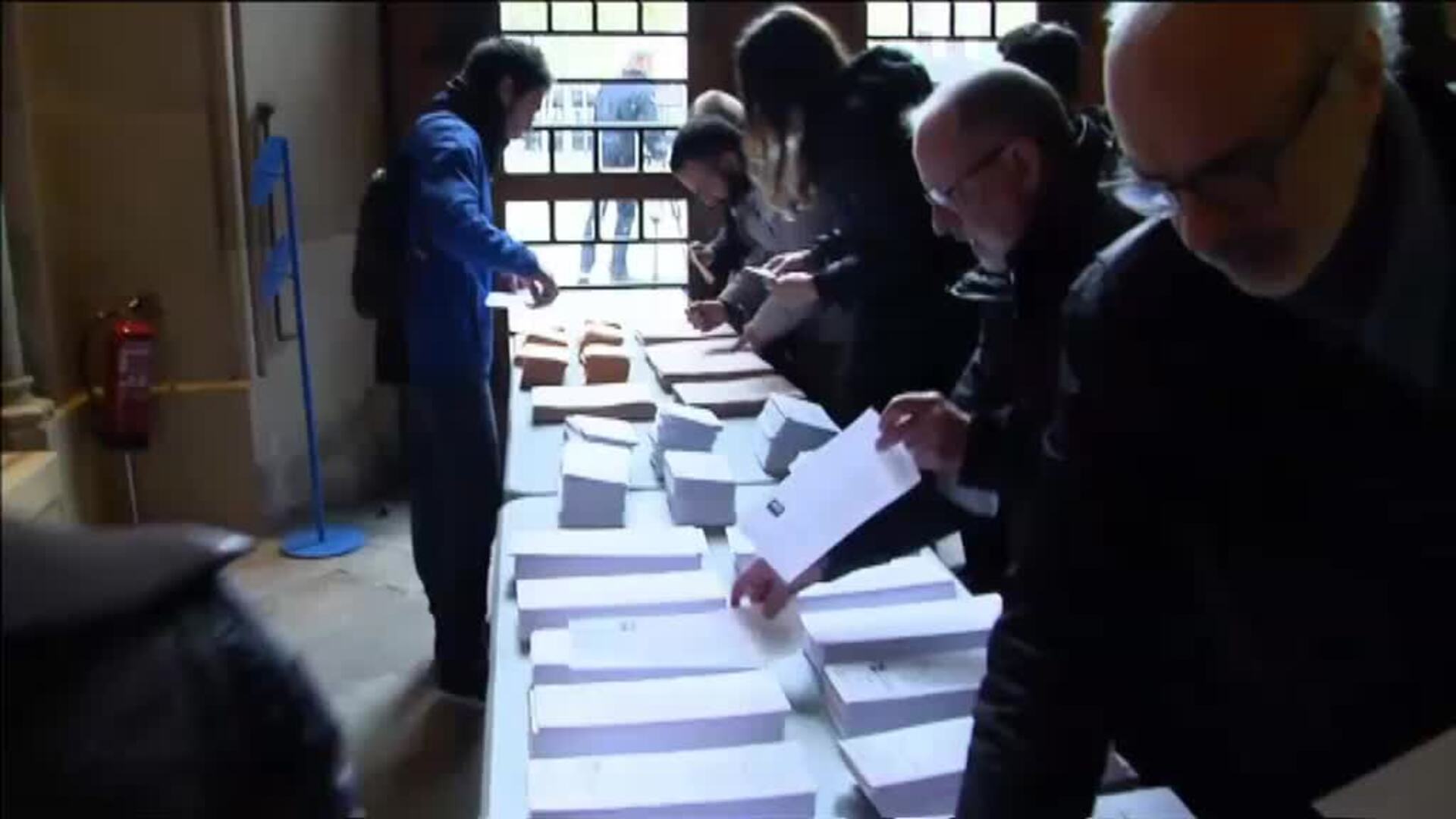 Más de 37 millones de ciudadanos están llamados hoy a las urnas