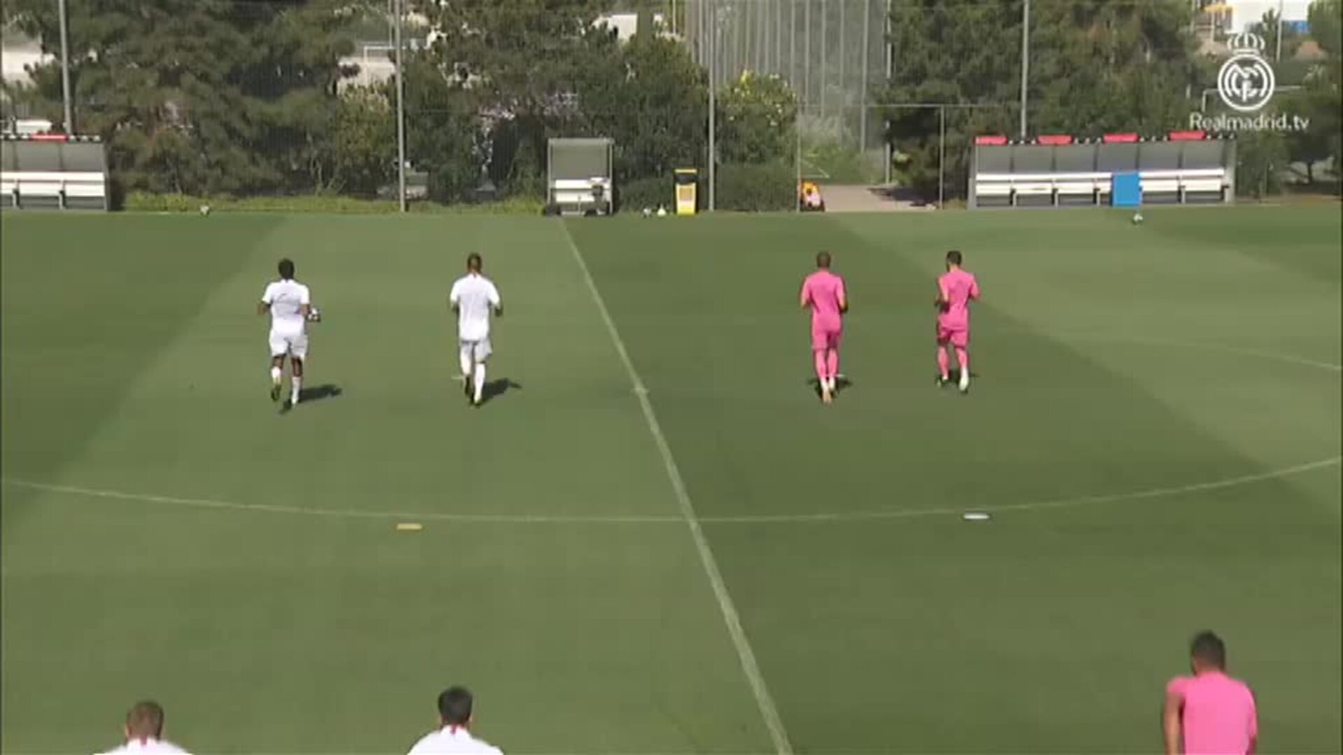 Zidane afina la maquinaria blanca con un partidillo antes del choque con el Manchester