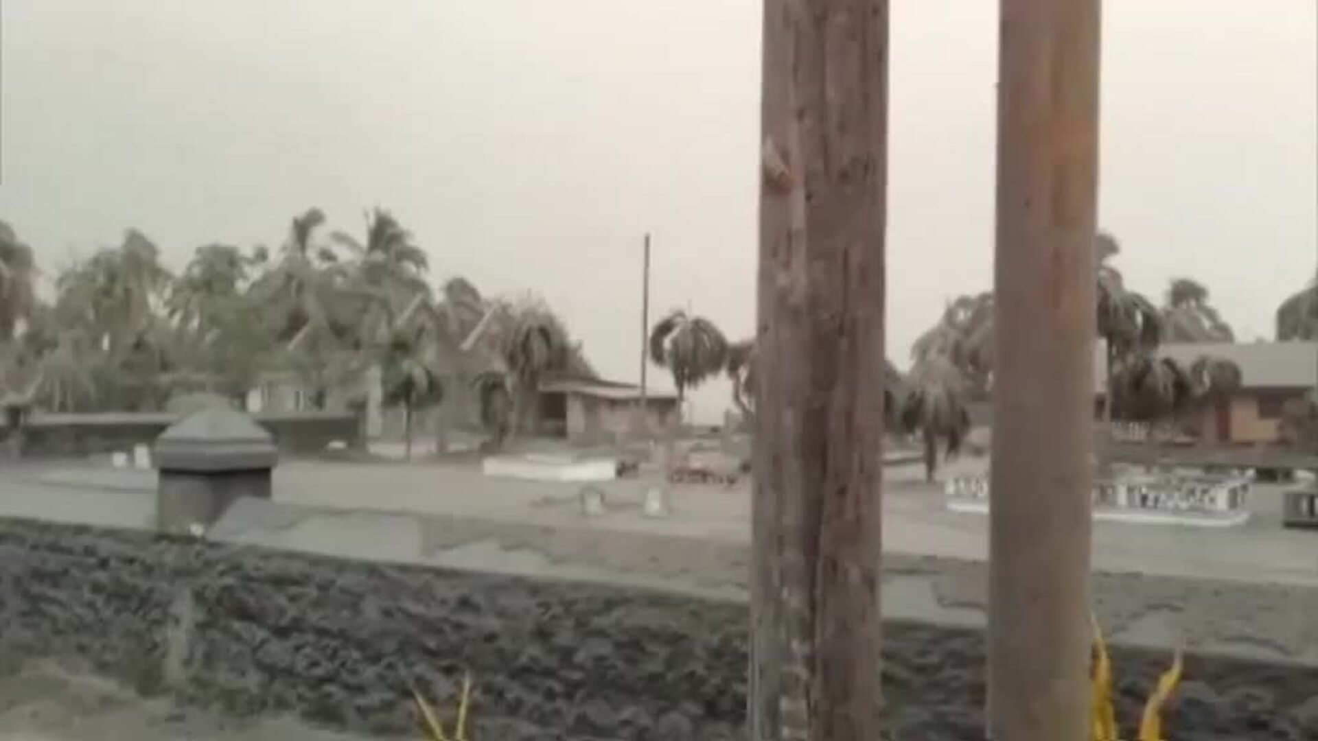 La erupción del volcán &#039;Soufriere&#039; cubre de ceniza parte de San Vicente y Las Granadinas