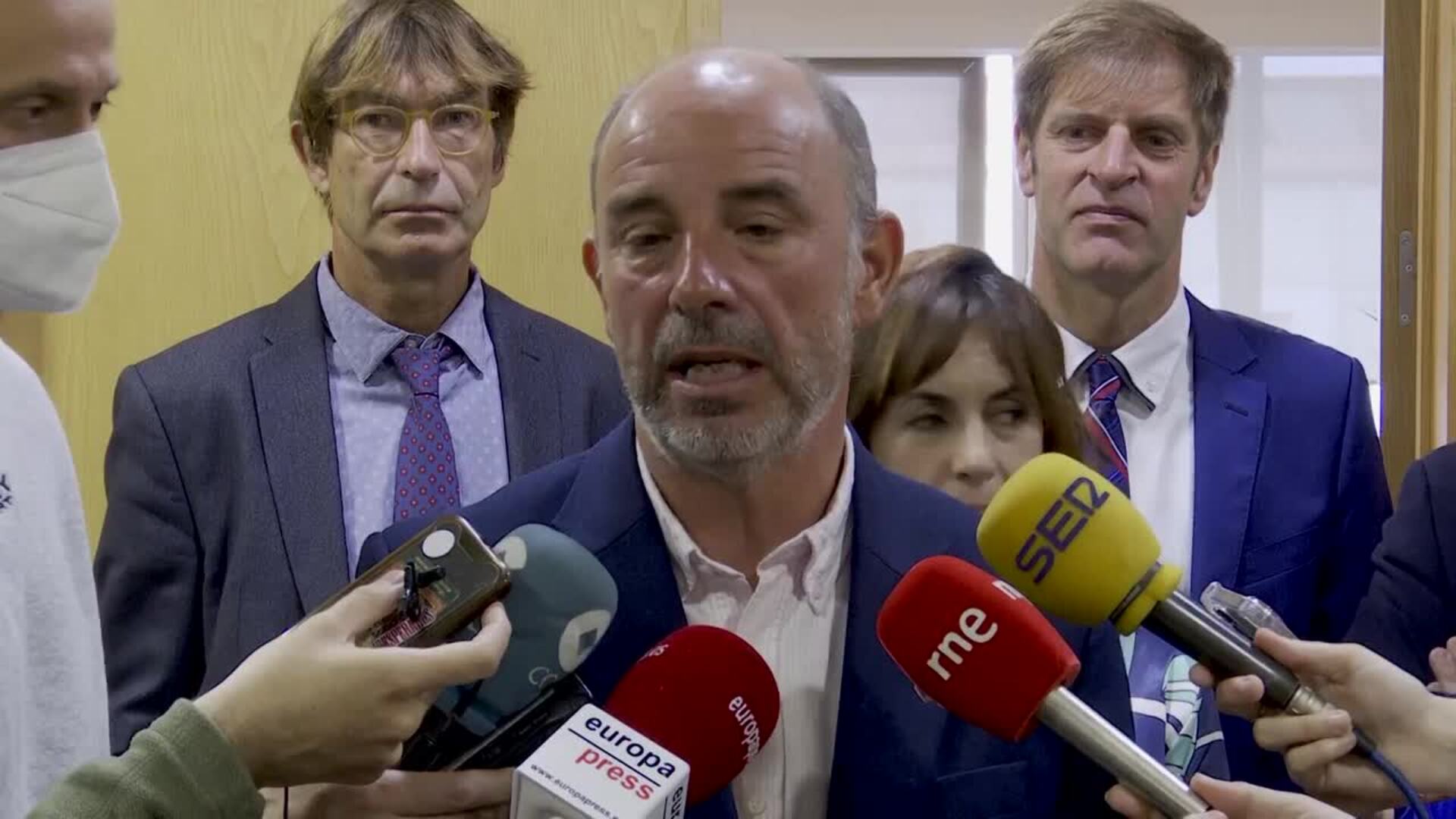 Las gasolineras critican el decreto que les obliga a adelantar 20 céntimos