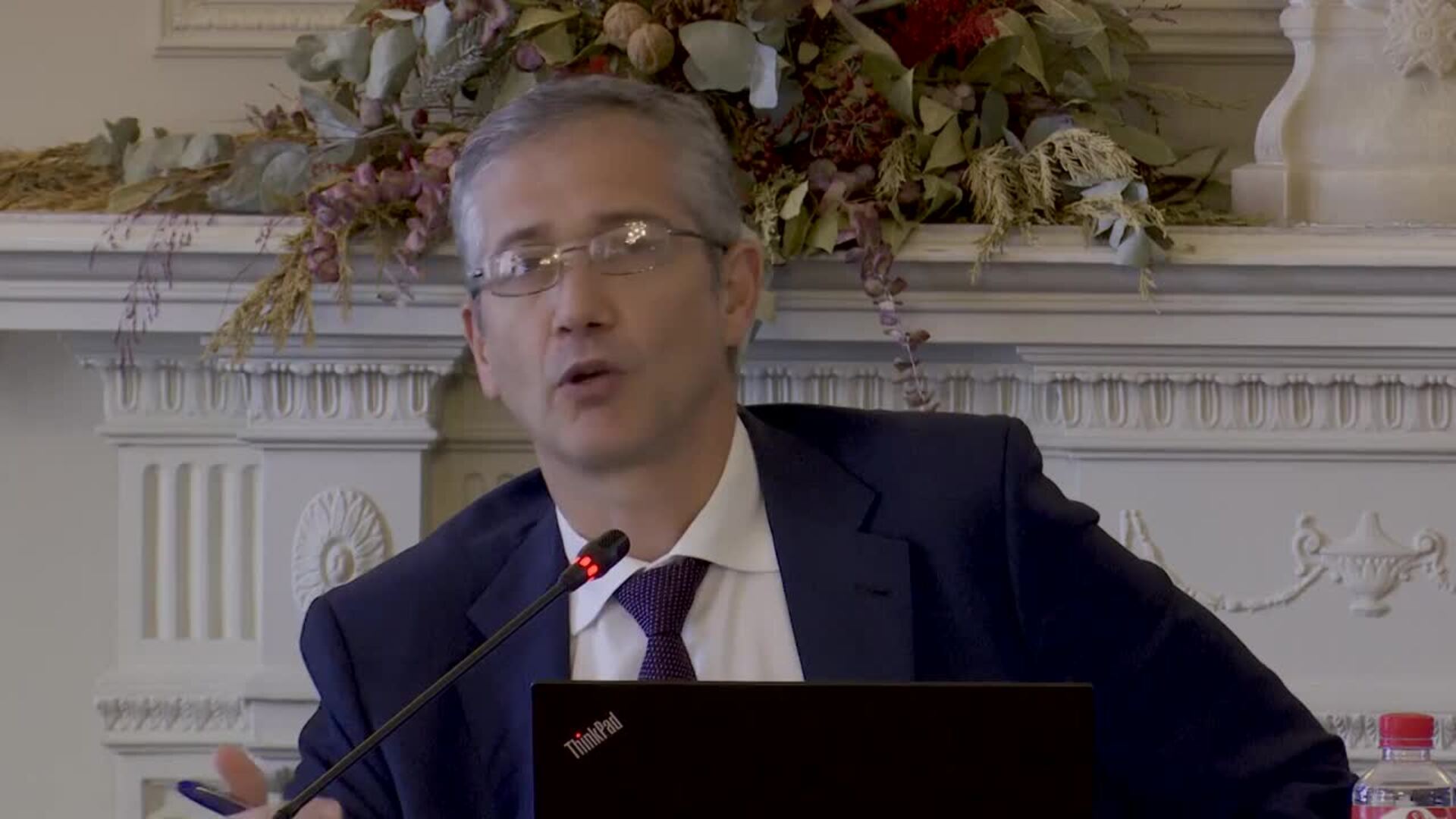 Banco de España ve &quot;muy reducida&quot; la revisión del PIB y confía en un mejor segundo trimestre