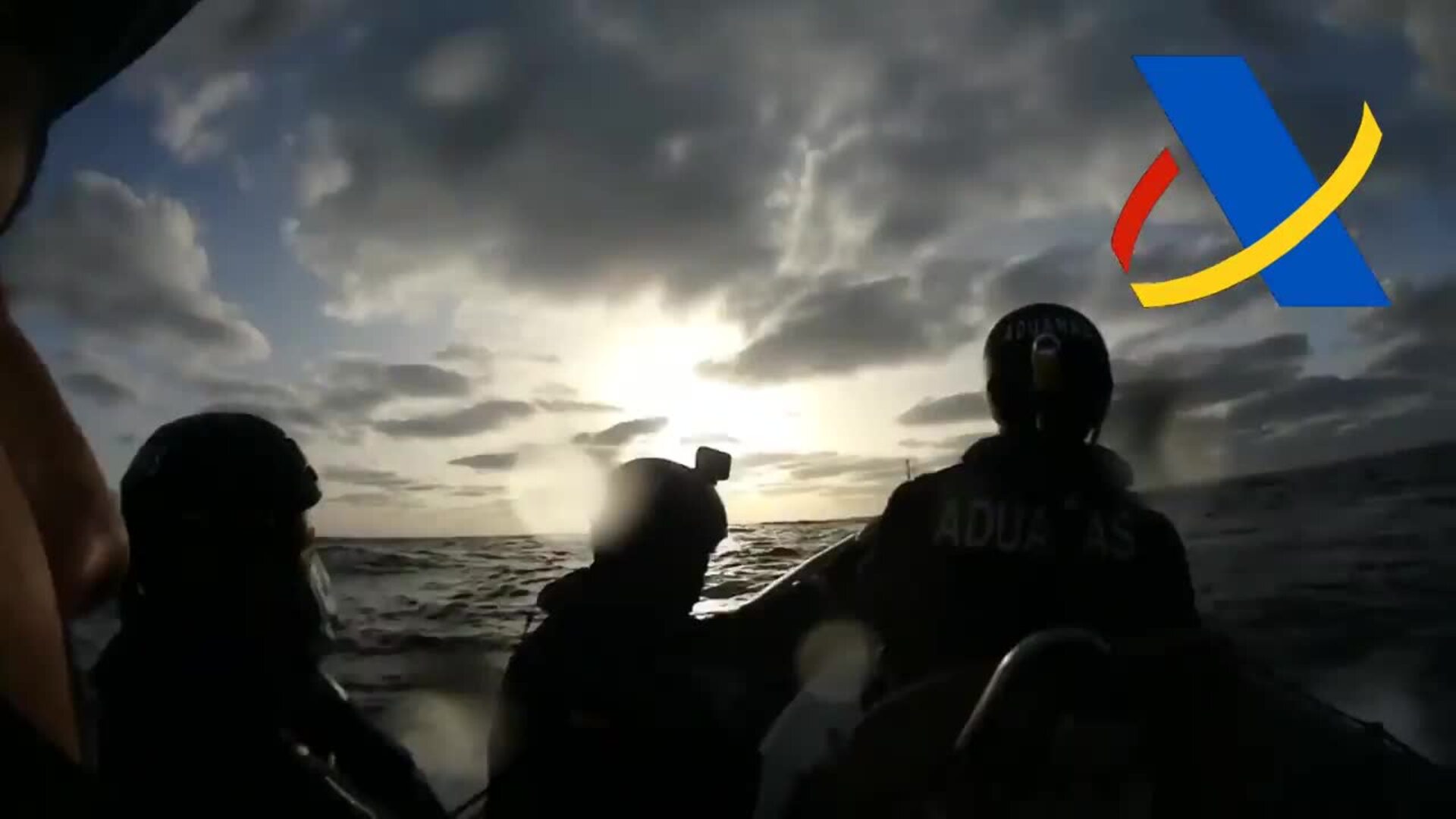 Interceptan en Canarias una embarcación con cerca de 15.000 kilos de hachís